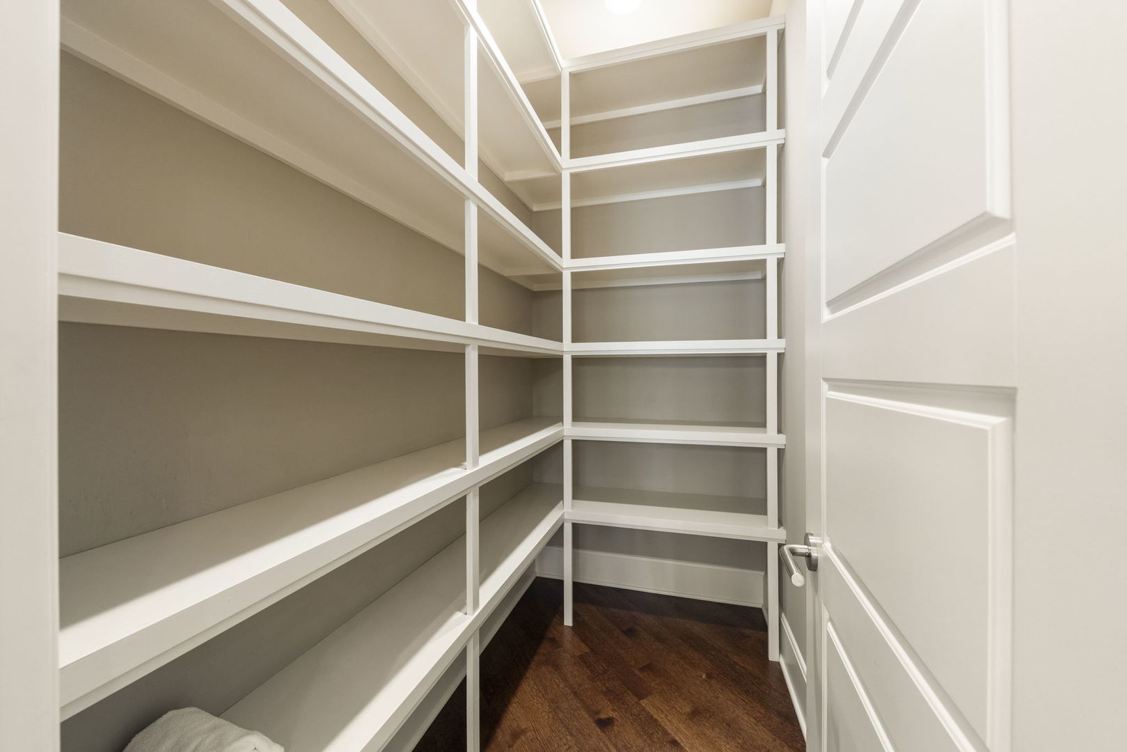 1807 Midwest Club Parkway, Oak Brook, IL 60523