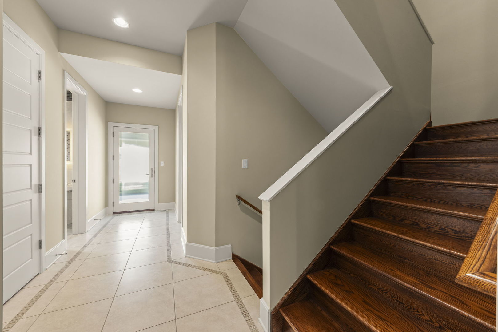 1807 Midwest Club Parkway, Oak Brook, IL 60523