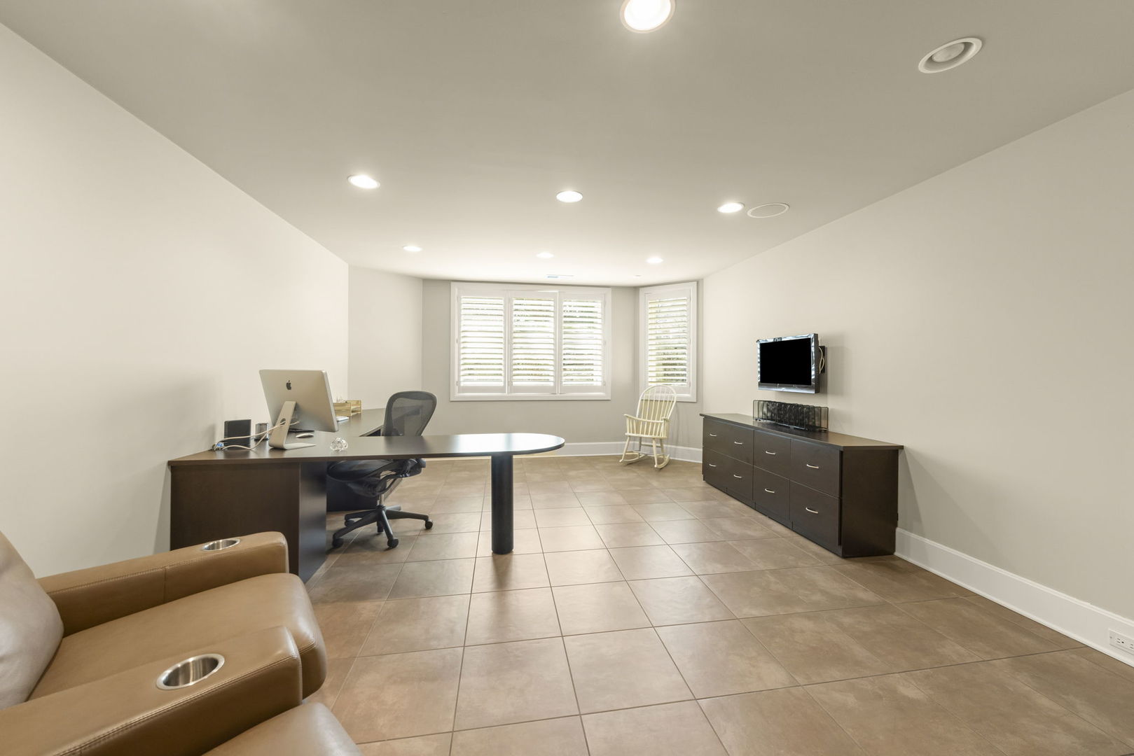 1807 Midwest Club Parkway, Oak Brook, IL 60523