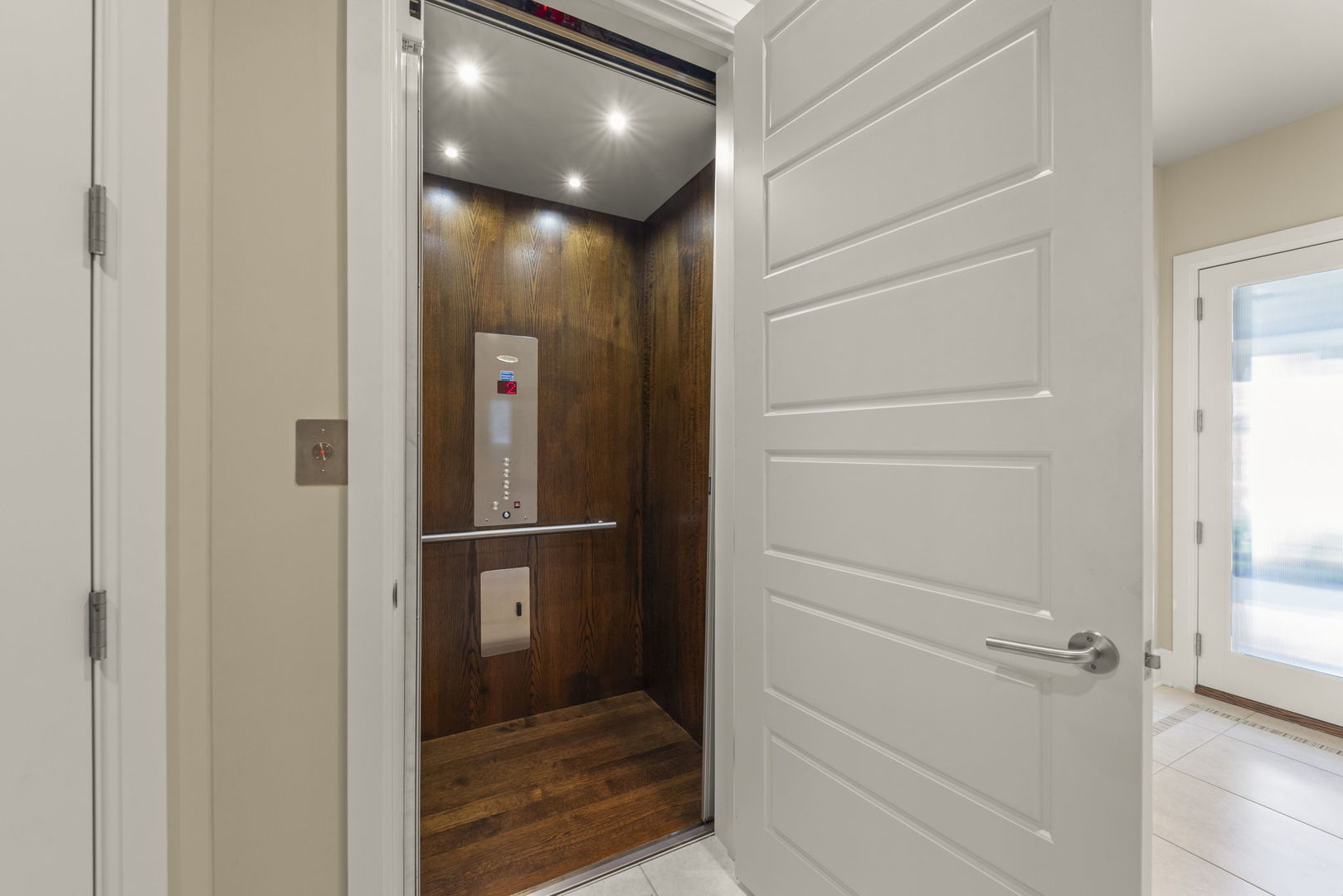 1807 Midwest Club Parkway, Oak Brook, IL 60523