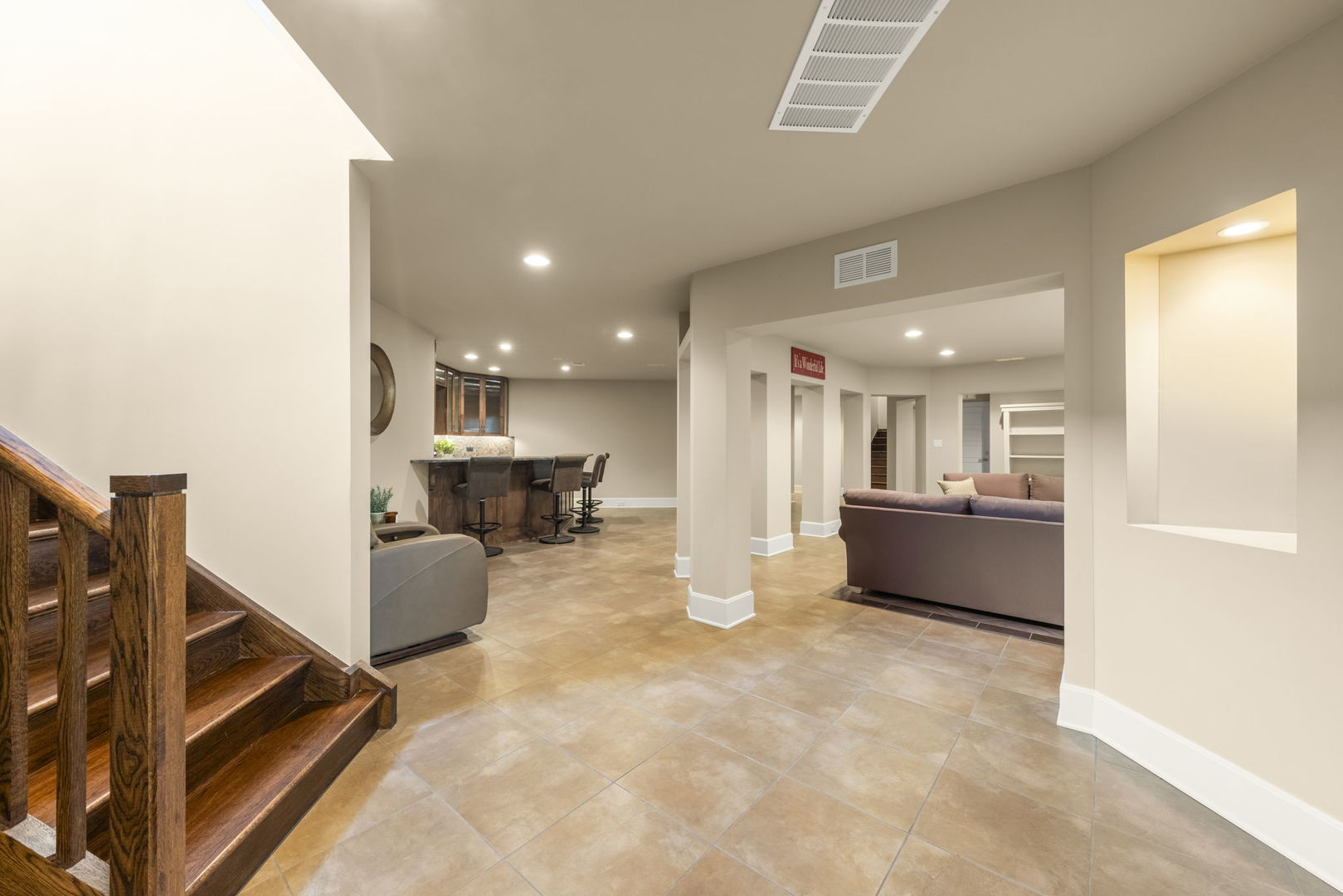 1807 Midwest Club Parkway, Oak Brook, IL 60523