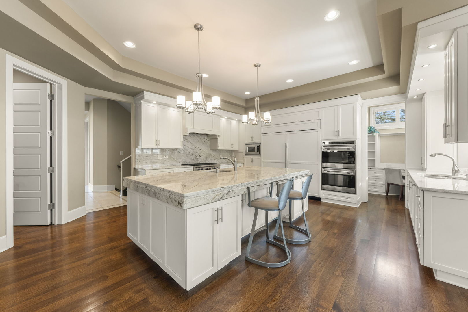 1807 Midwest Club Parkway, Oak Brook, IL 60523