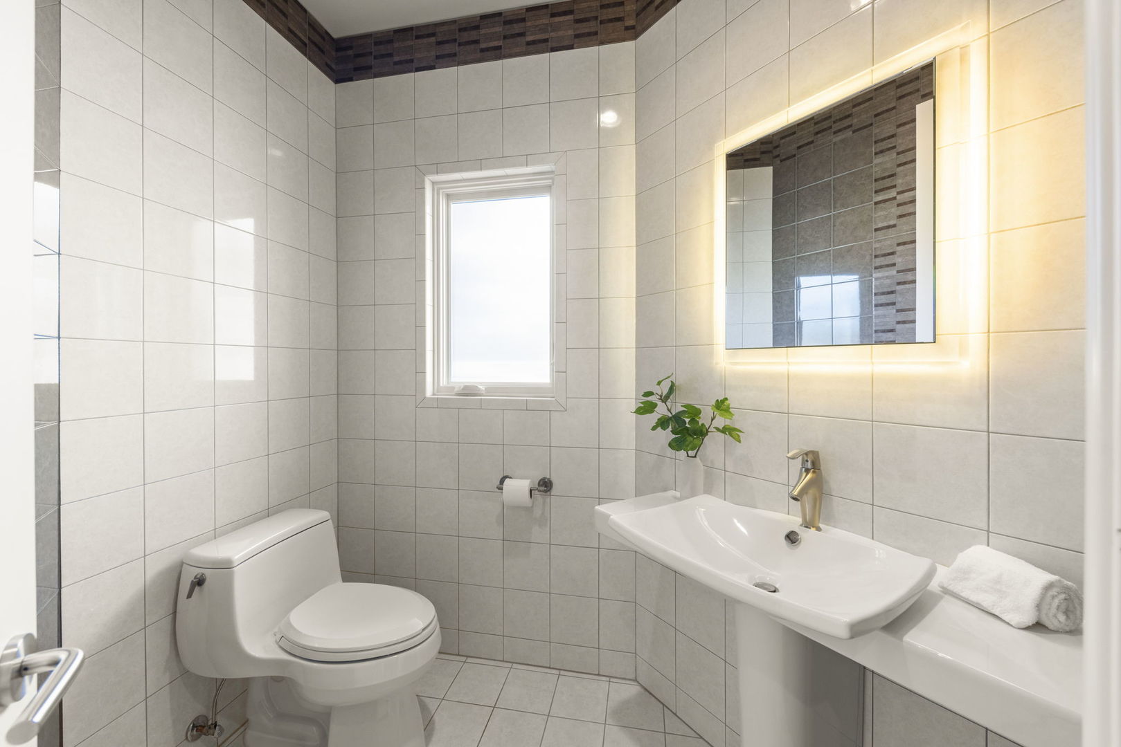 1807 Midwest Club Parkway, Oak Brook, IL 60523