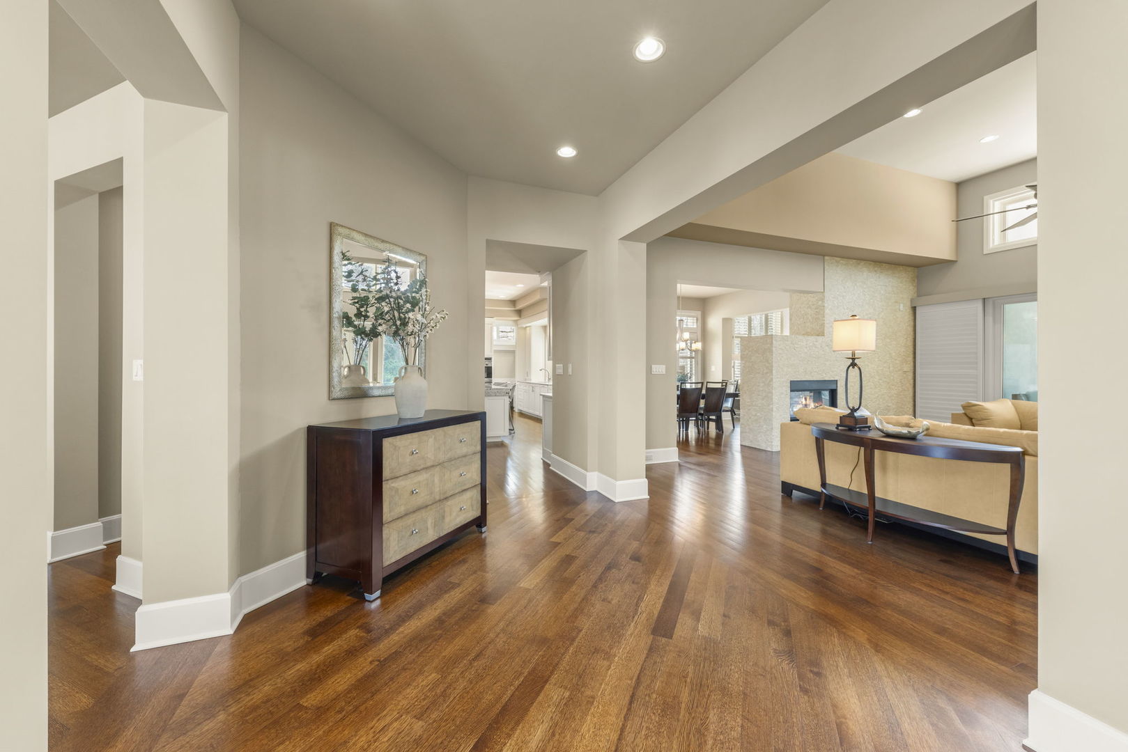 1807 Midwest Club Parkway, Oak Brook, IL 60523