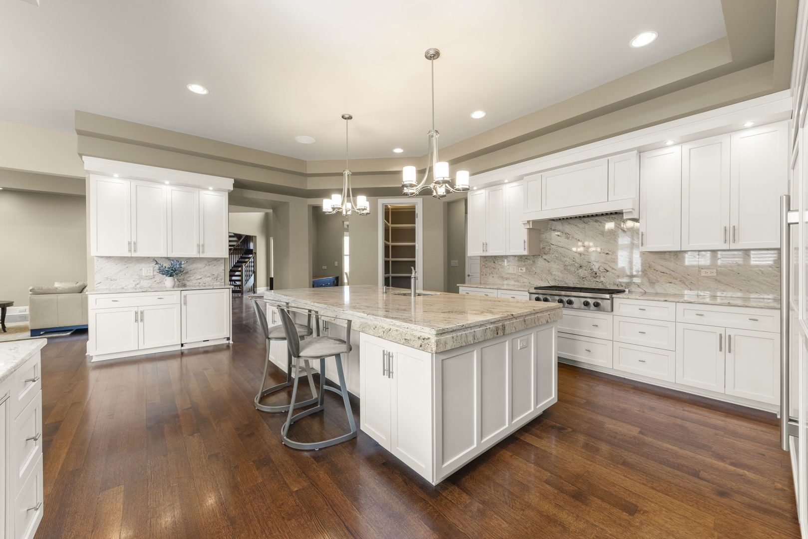 1807 Midwest Club Parkway, Oak Brook, IL 60523