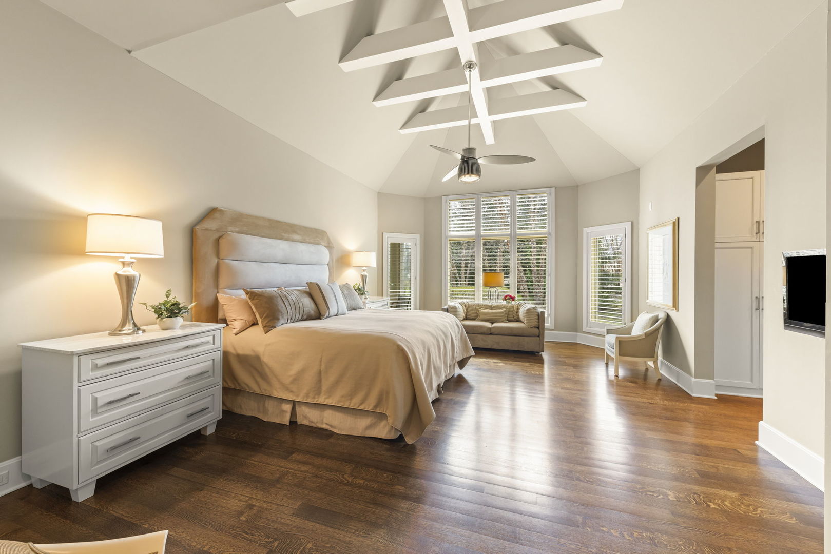 1807 Midwest Club Parkway, Oak Brook, IL 60523