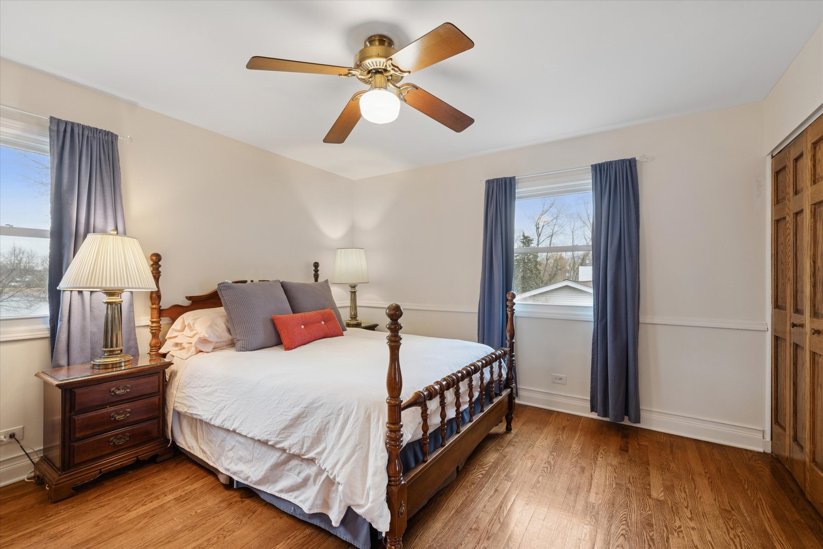 1636 E Jonquil Terrace, Arlington Heights, IL 60004