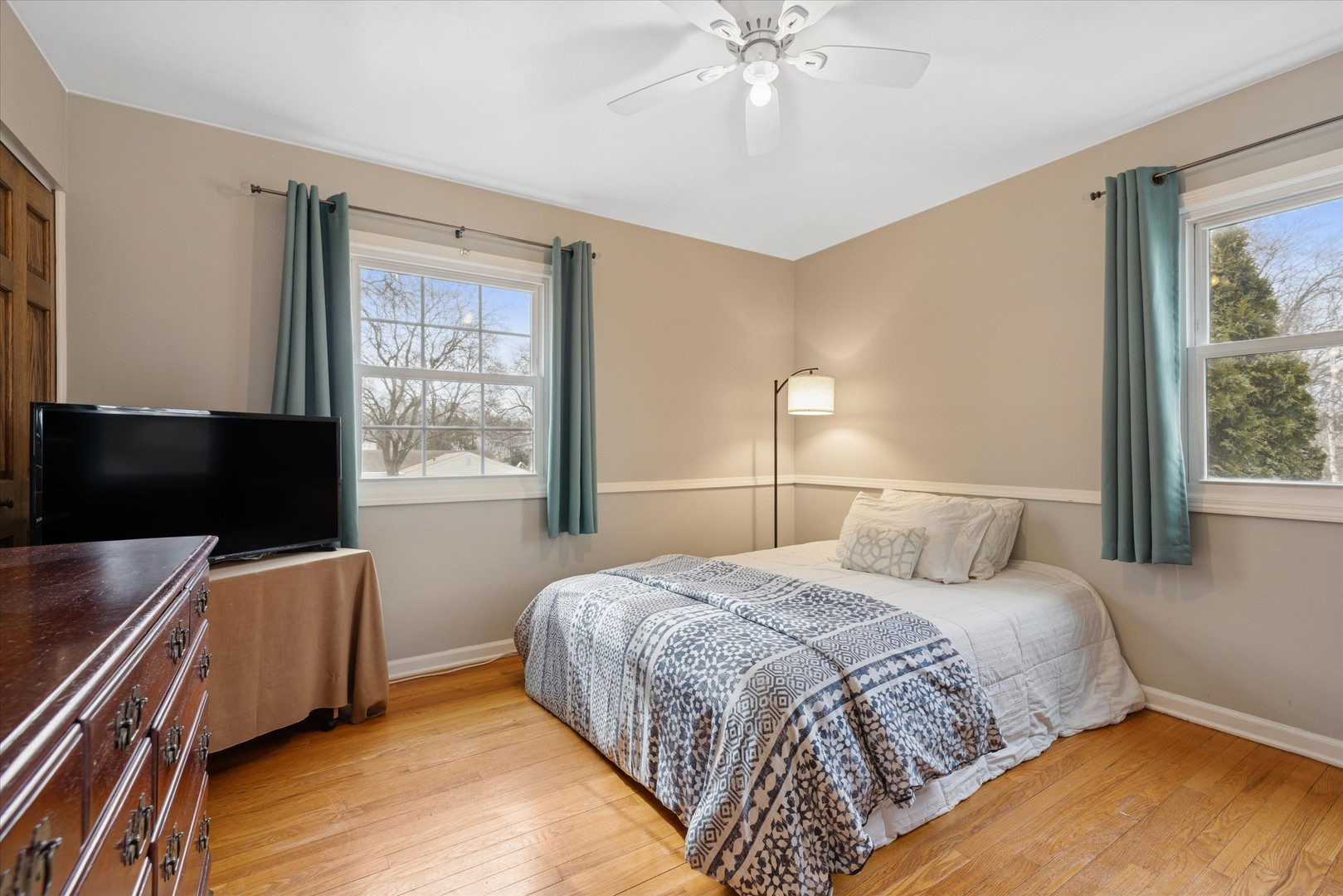 1636 E Jonquil Terrace, Arlington Heights, IL 60004