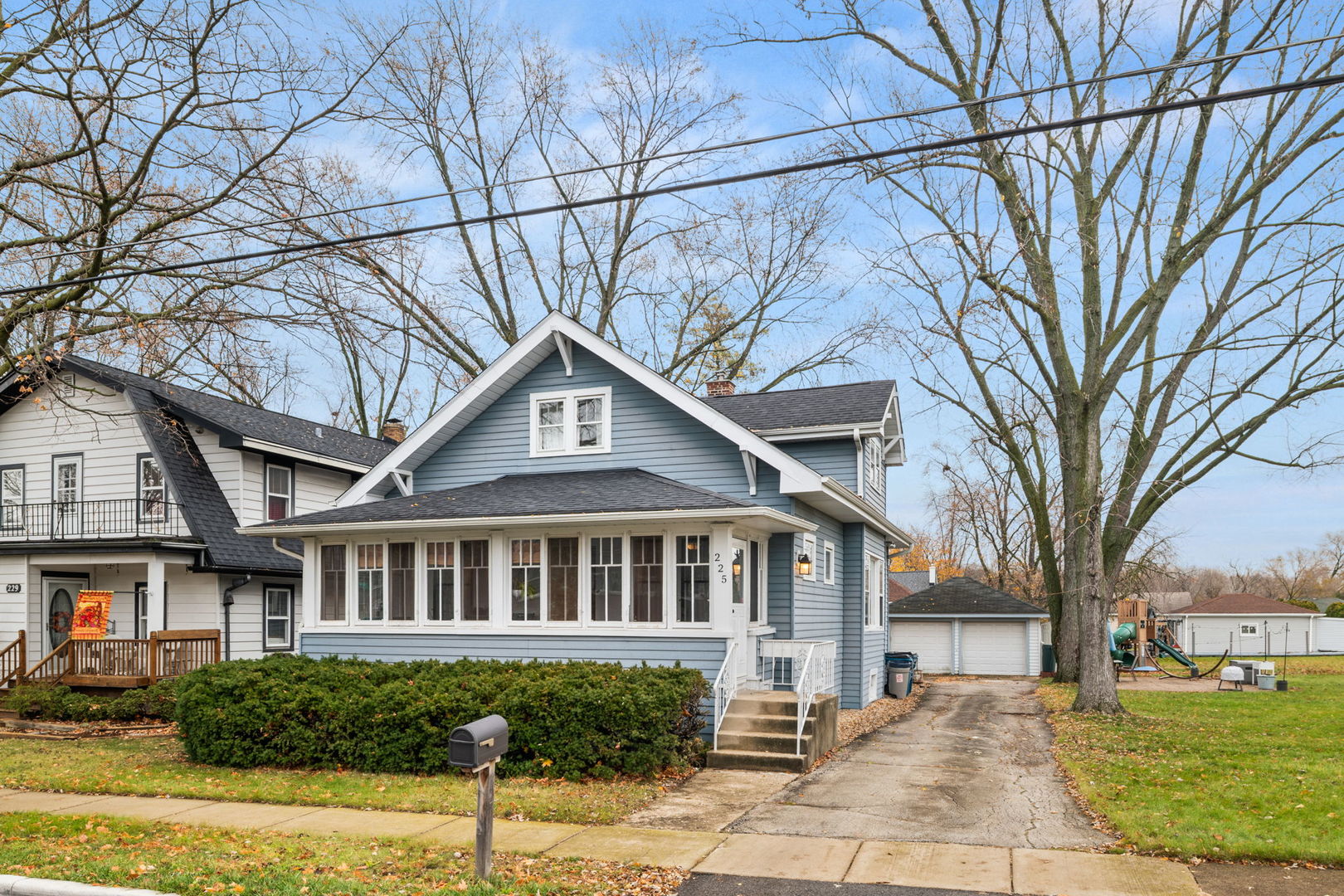 225 N State Street, Addison, IL 60101