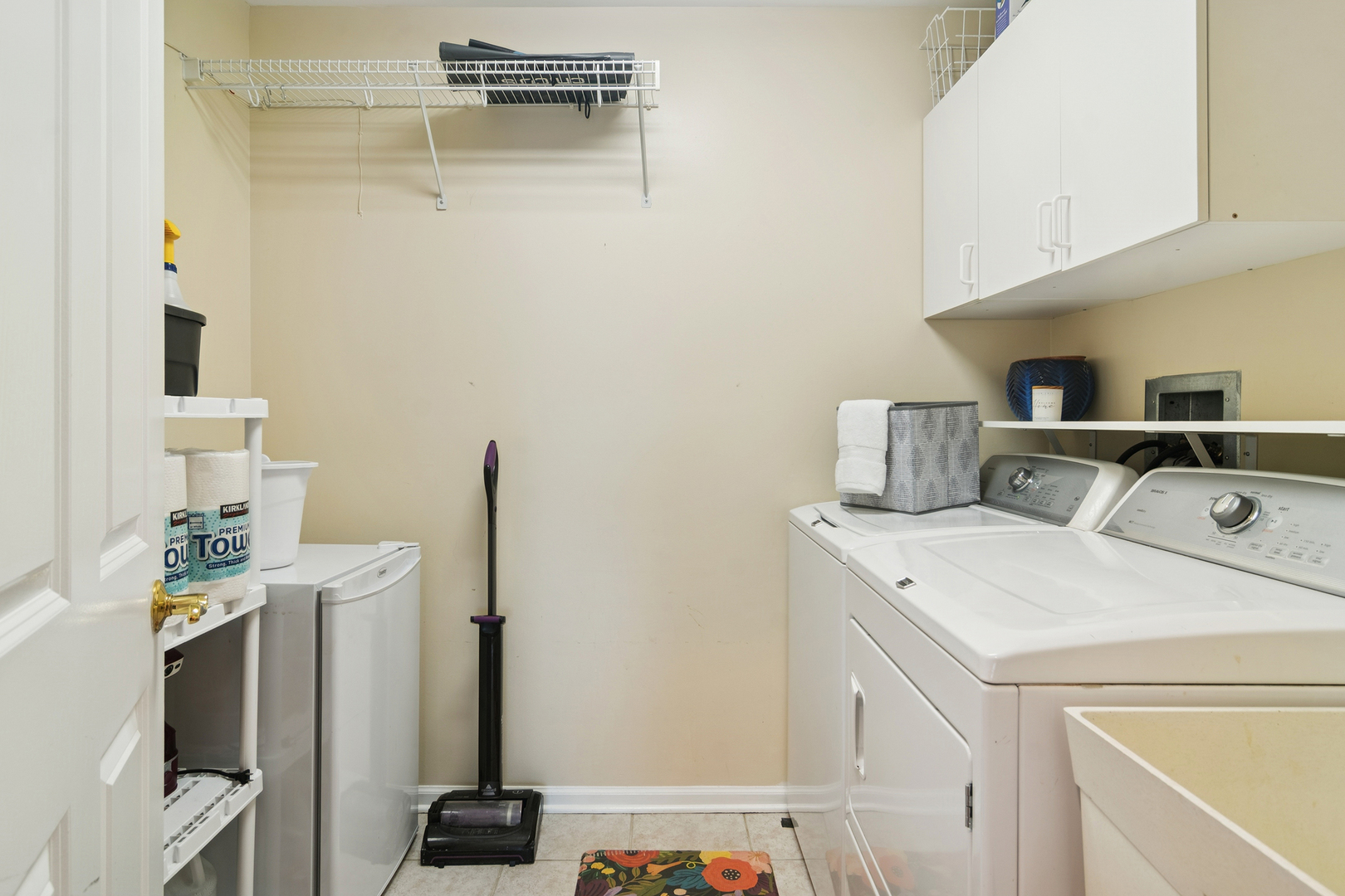 20 Trafalgar Square #401, Lincolnshire, IL 60069