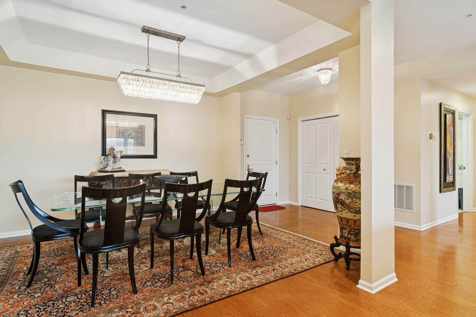 20 Trafalgar Square #401, Lincolnshire, IL 60069