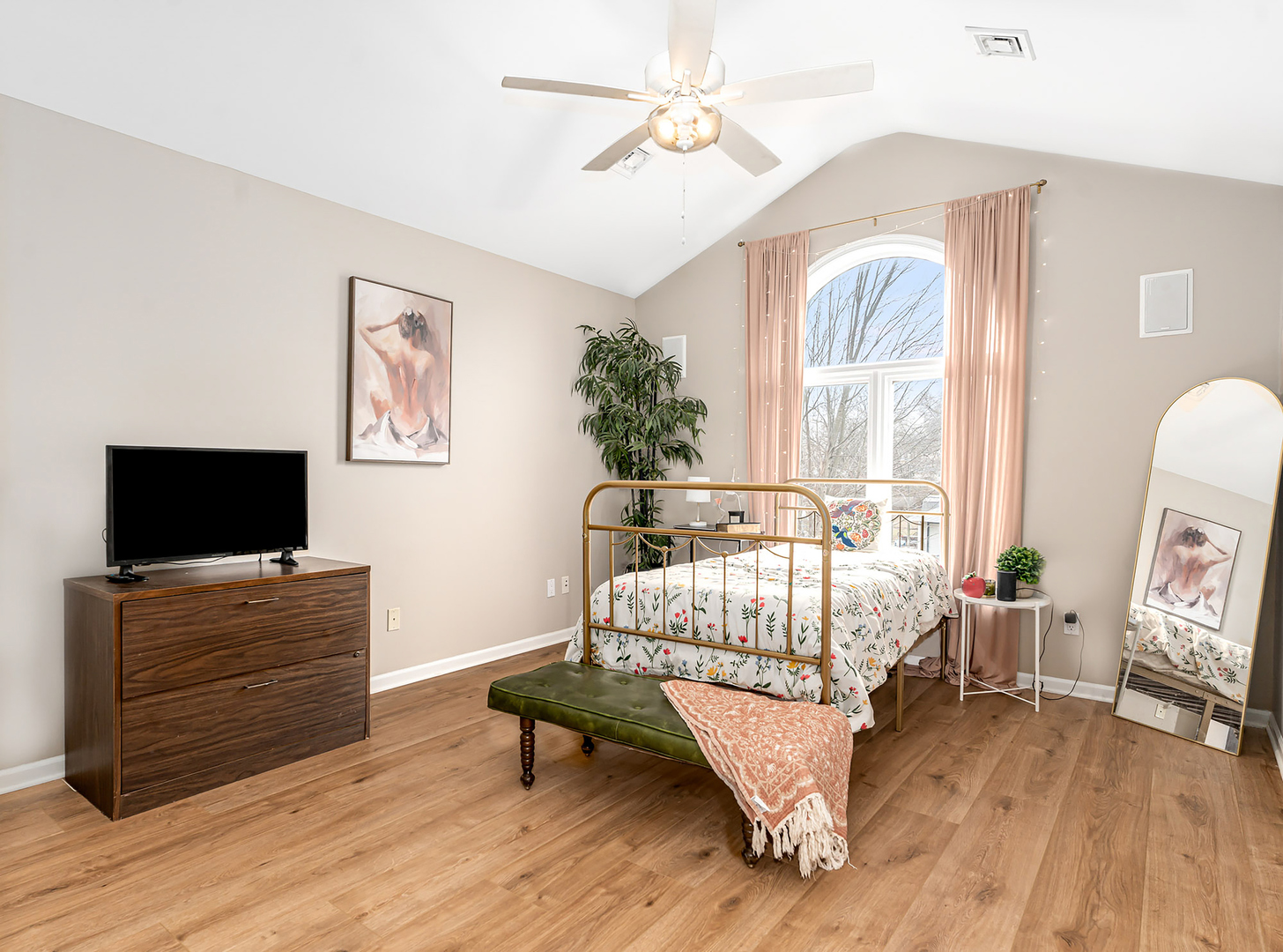 107 W North Street, Gardner, IL 60424