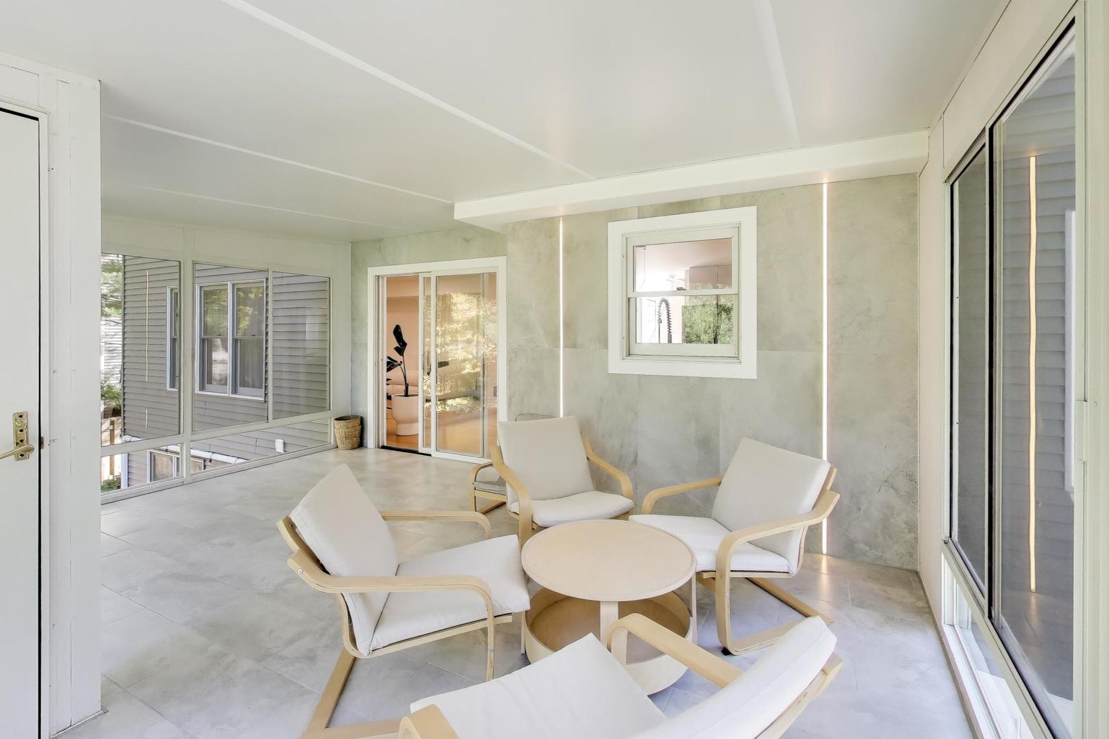 405 Windham Trail, Carpentersville, IL 60110