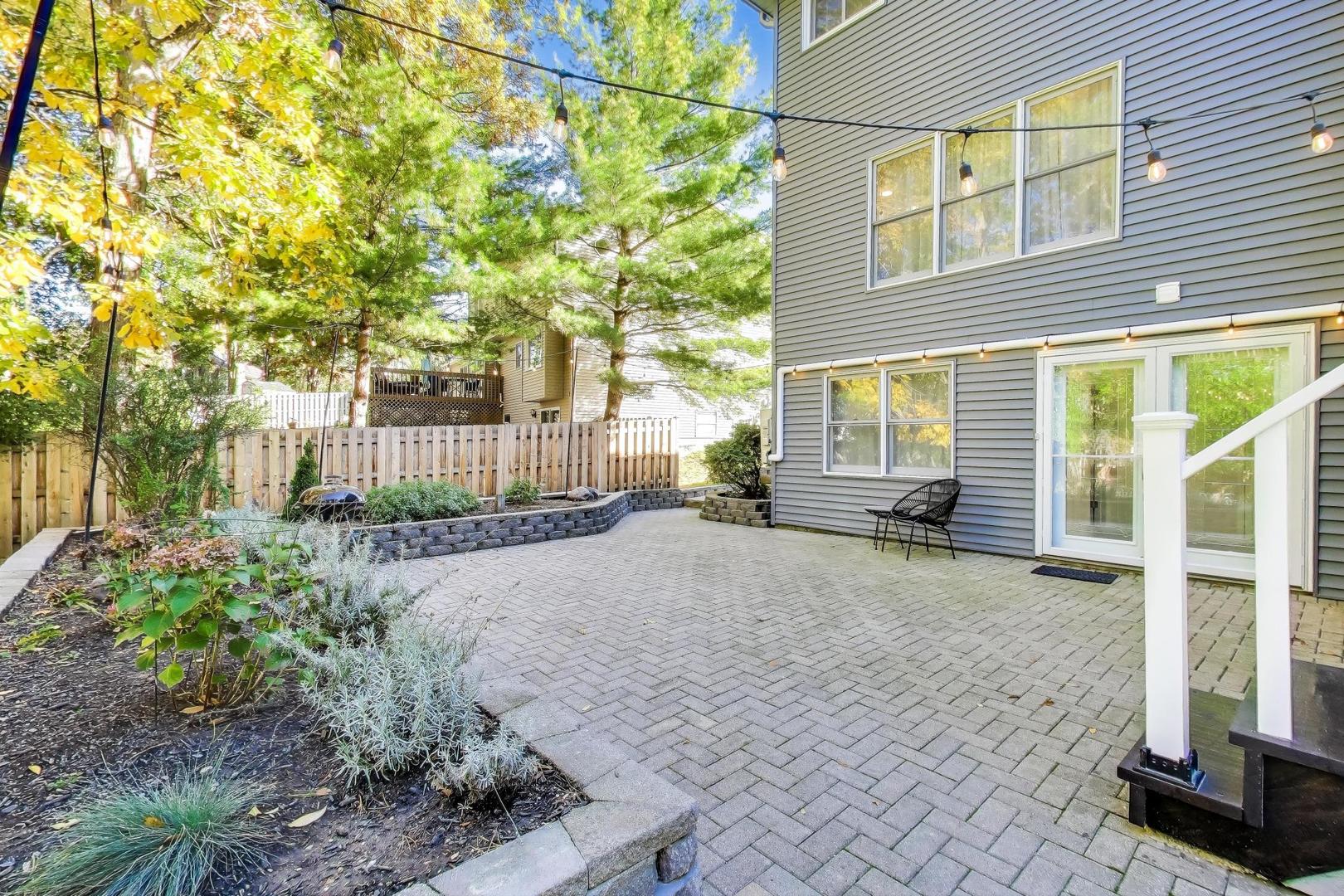 405 Windham Trail, Carpentersville, IL 60110