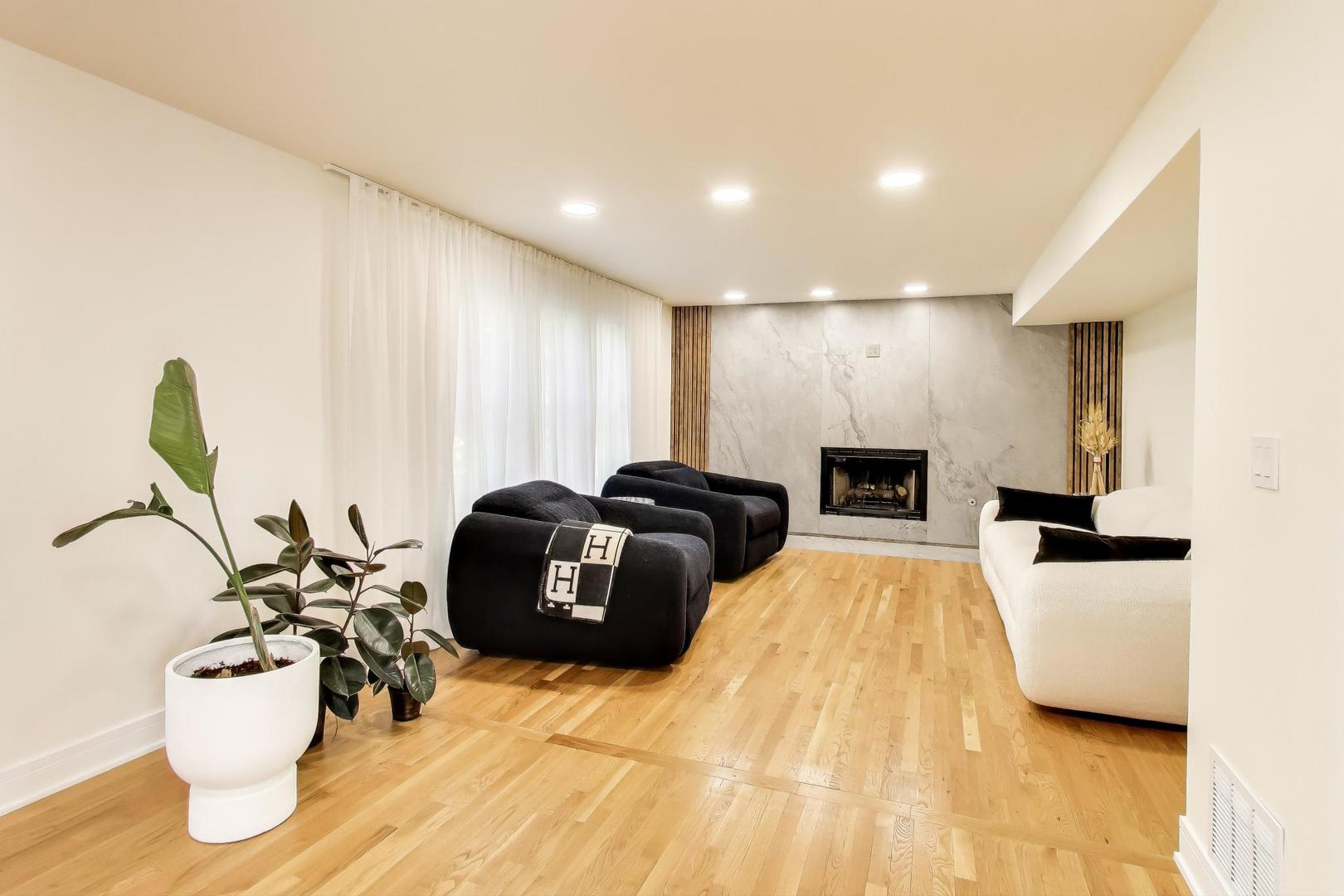 405 Windham Trail, Carpentersville, IL 60110