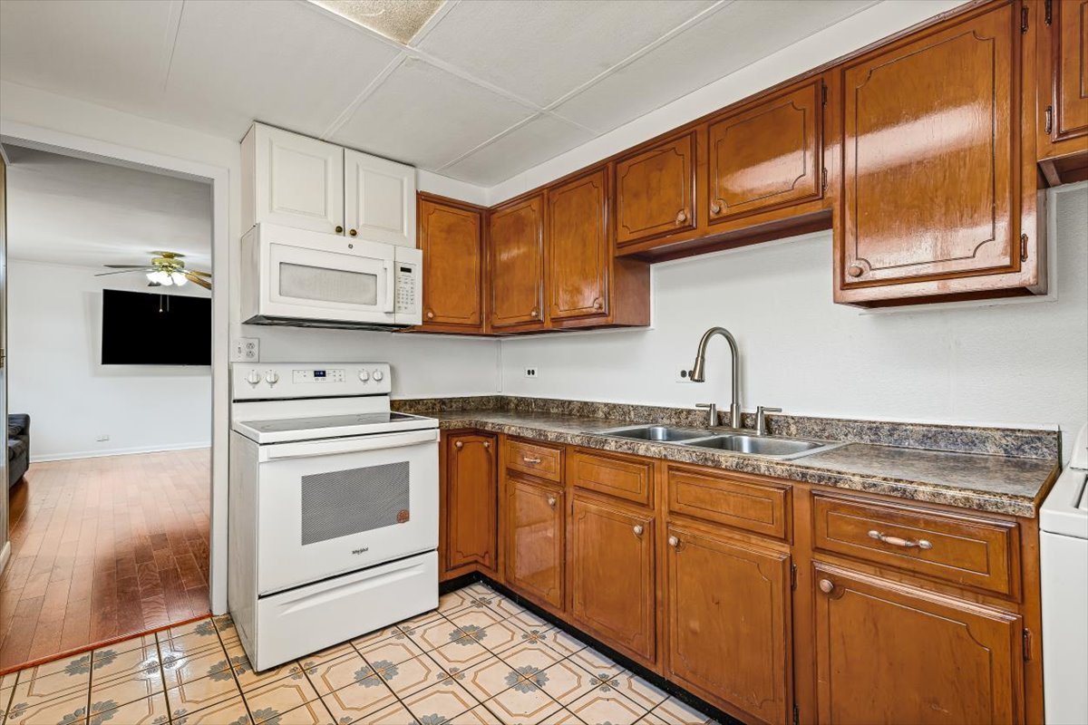 88 W Wayne Place, Wheeling, IL 60090