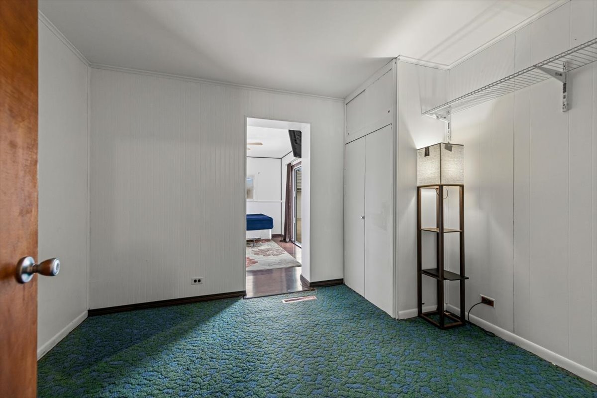 88 W Wayne Place, Wheeling, IL 60090