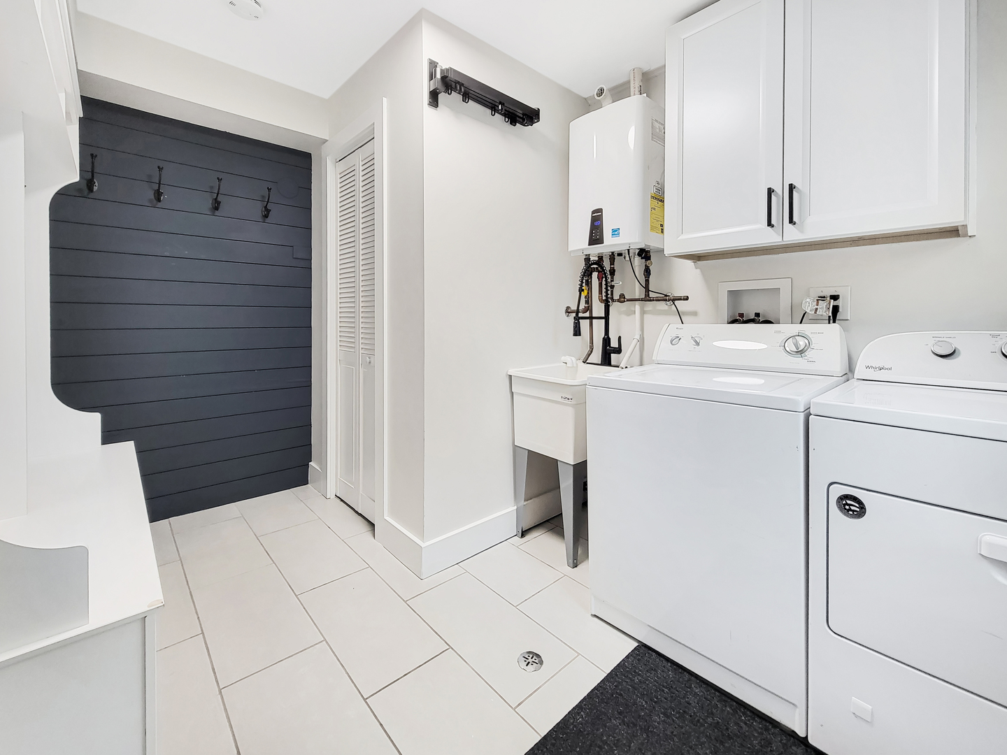 401 S 4th Avenue, Libertyville, IL 60048