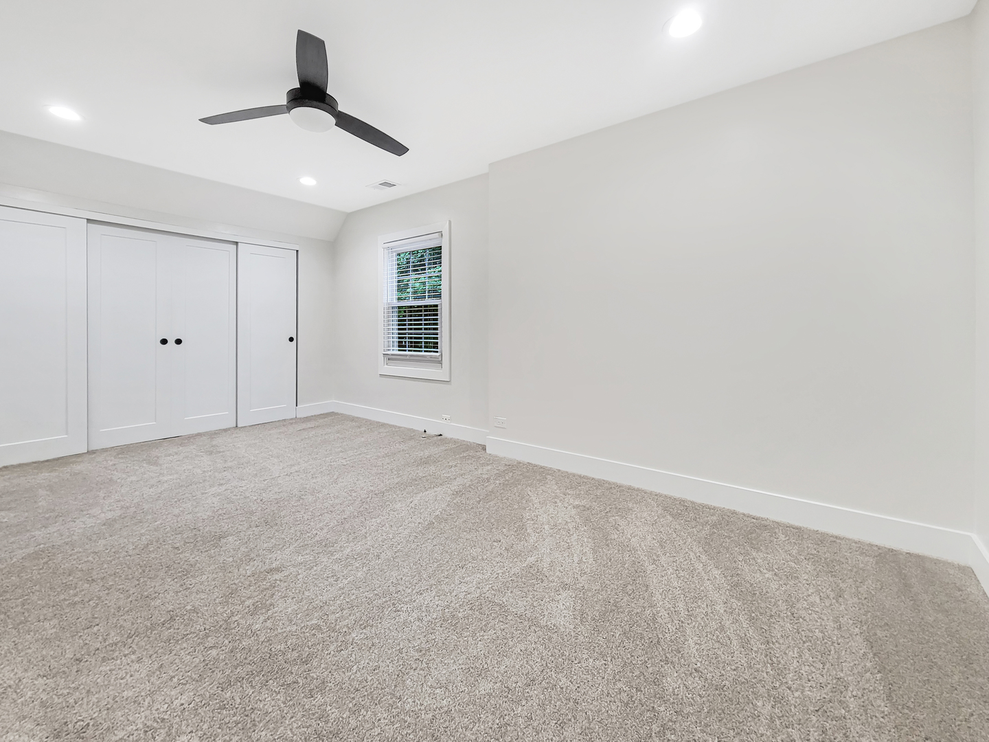 401 S 4th Avenue, Libertyville, IL 60048