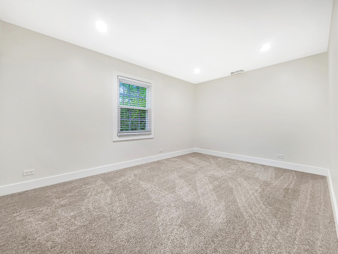 401 S 4th Avenue, Libertyville, IL 60048