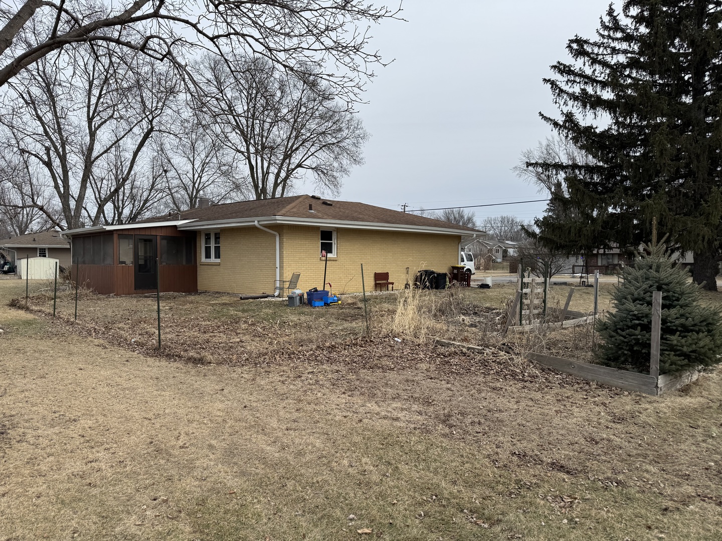 1988 S Bend Road, Rockford, IL 61109