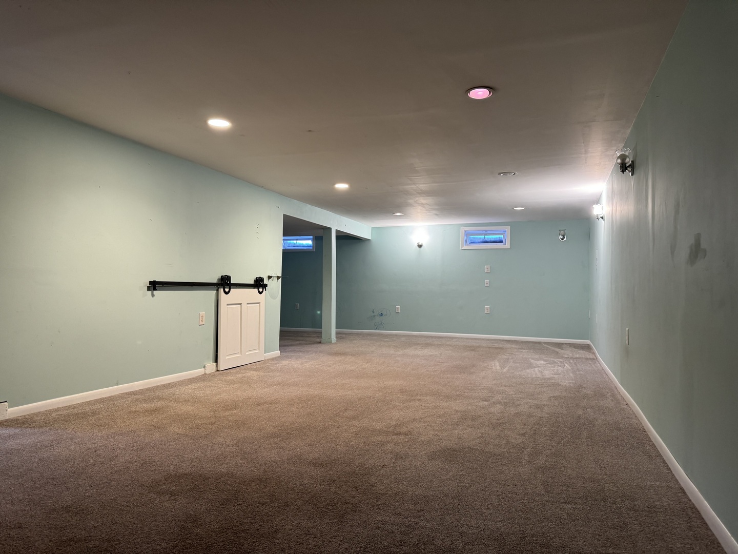 1988 S Bend Road, Rockford, IL 61109