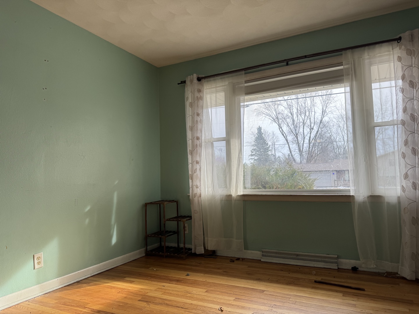 1988 S Bend Road, Rockford, IL 61109