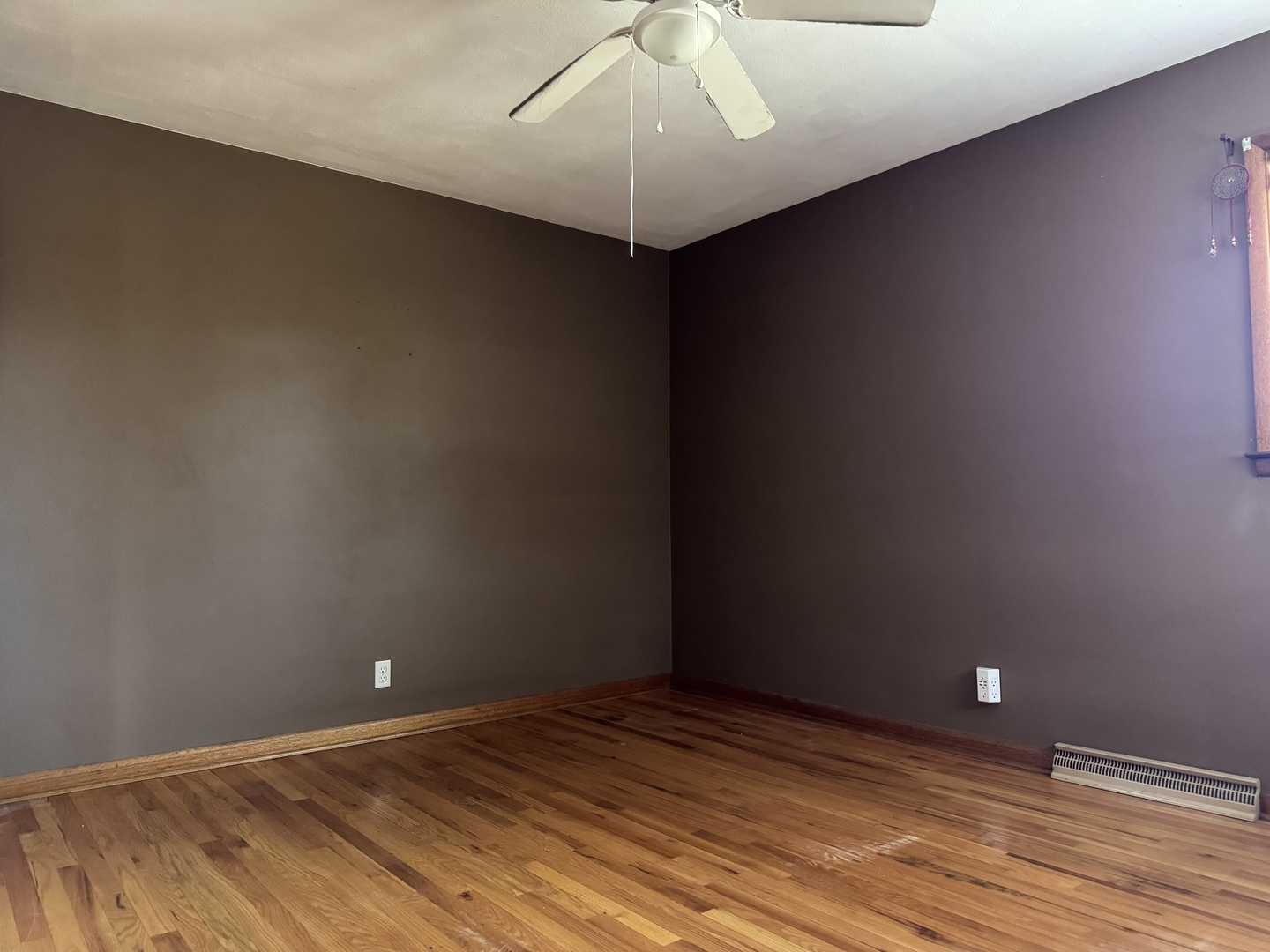 1988 S Bend Road, Rockford, IL 61109