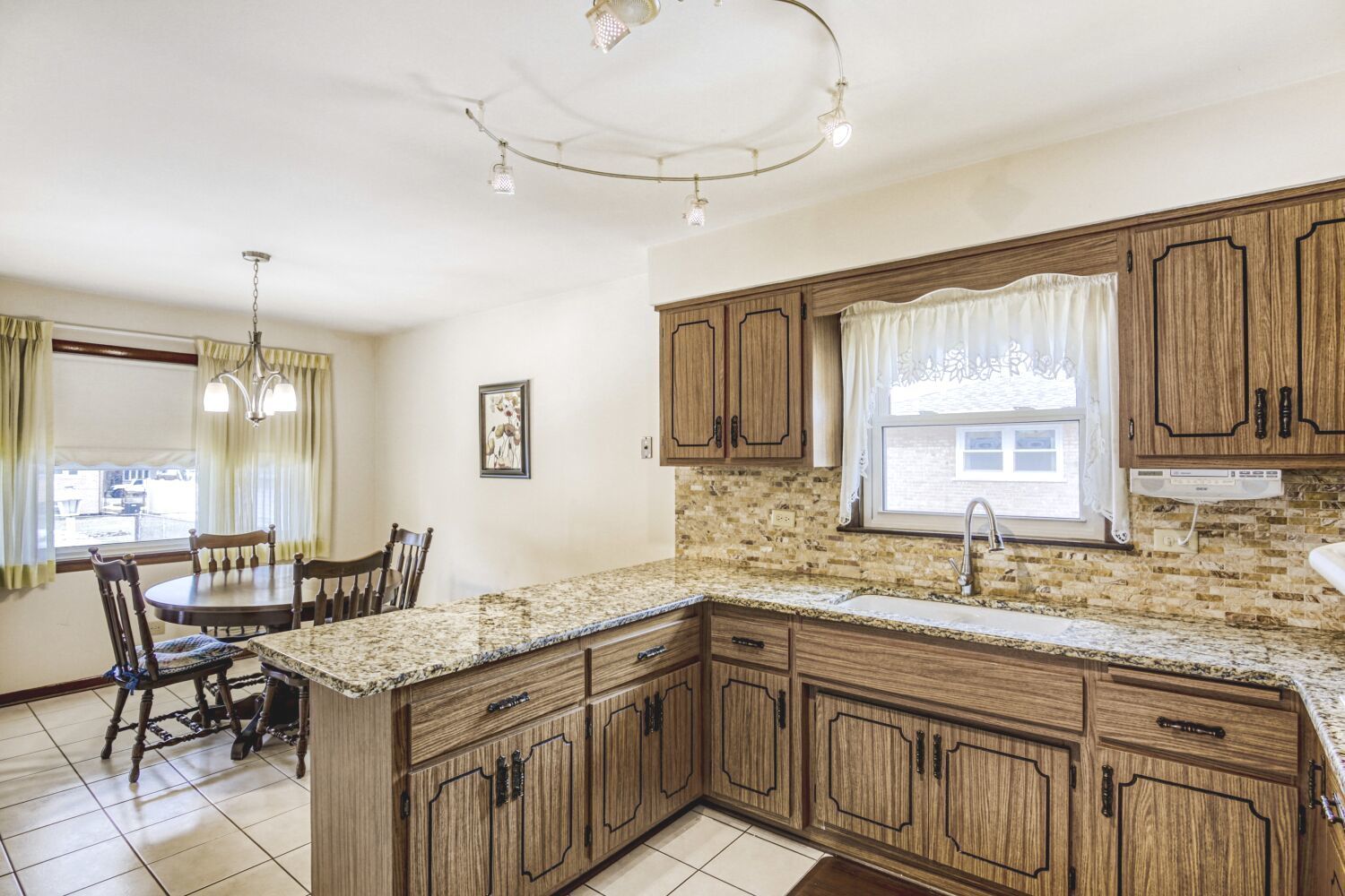 9004 Meade Avenue, Oak Lawn, IL 60453