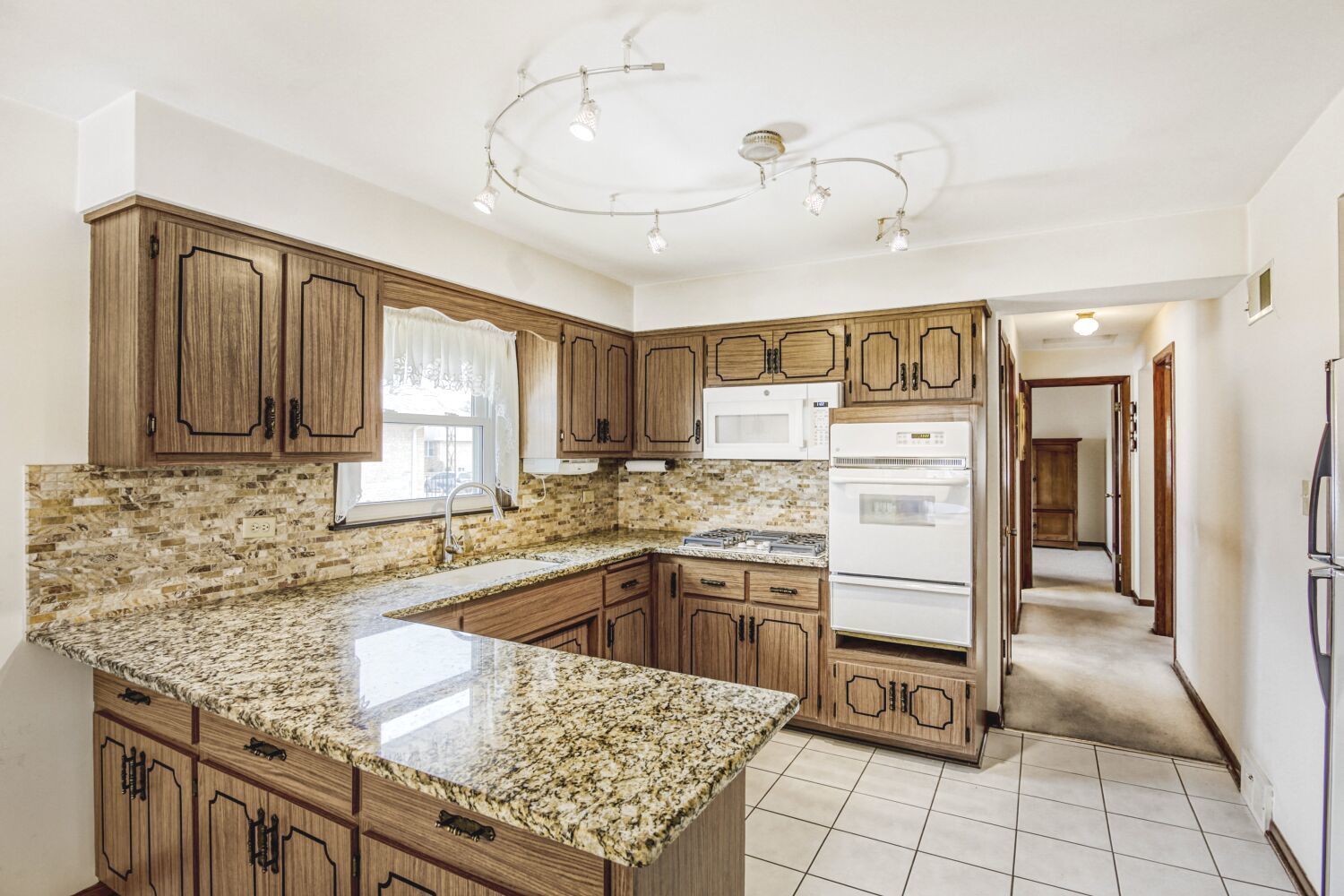 9004 Meade Avenue, Oak Lawn, IL 60453