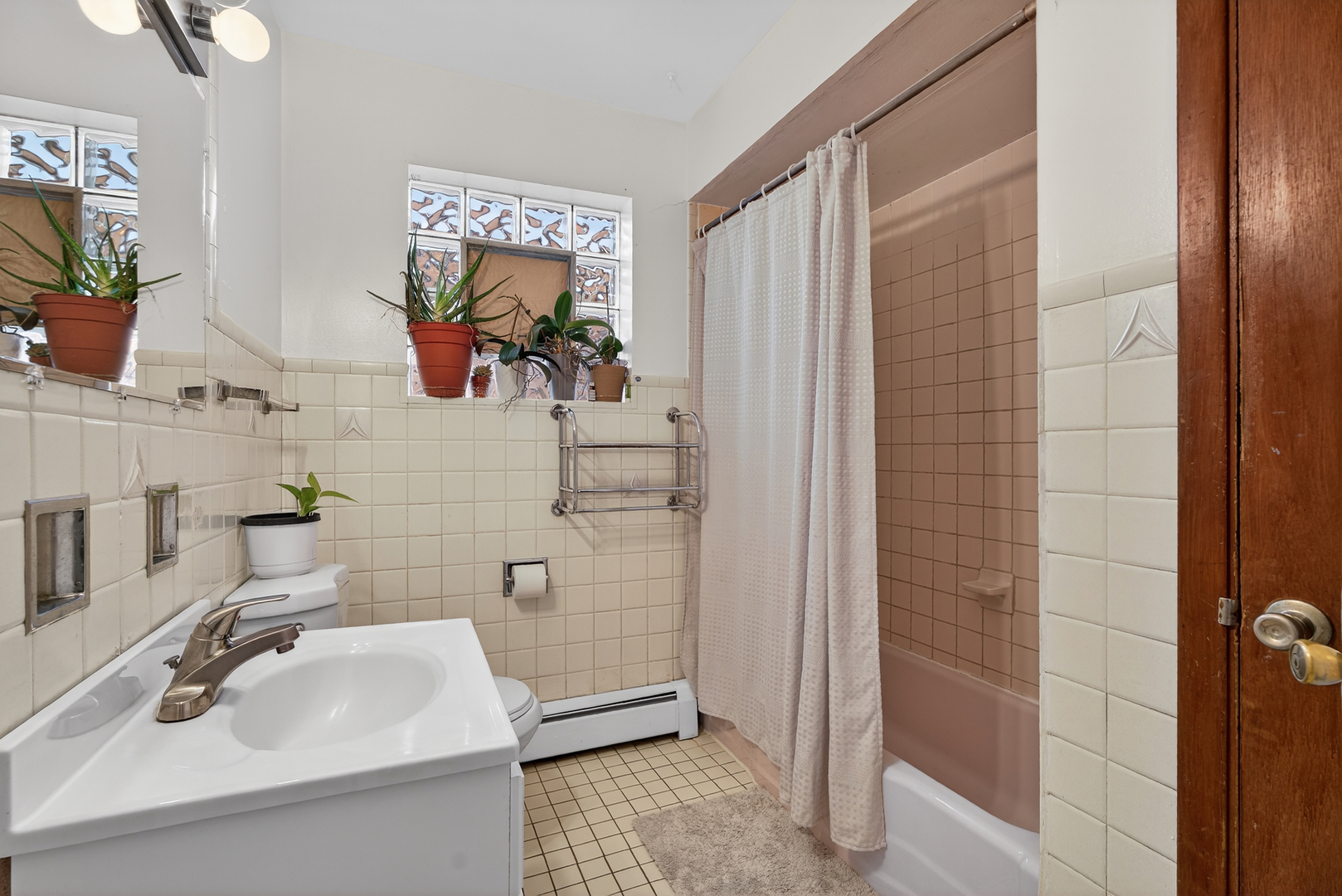 1524 N Caryl Avenue, Melrose Park, IL 60160