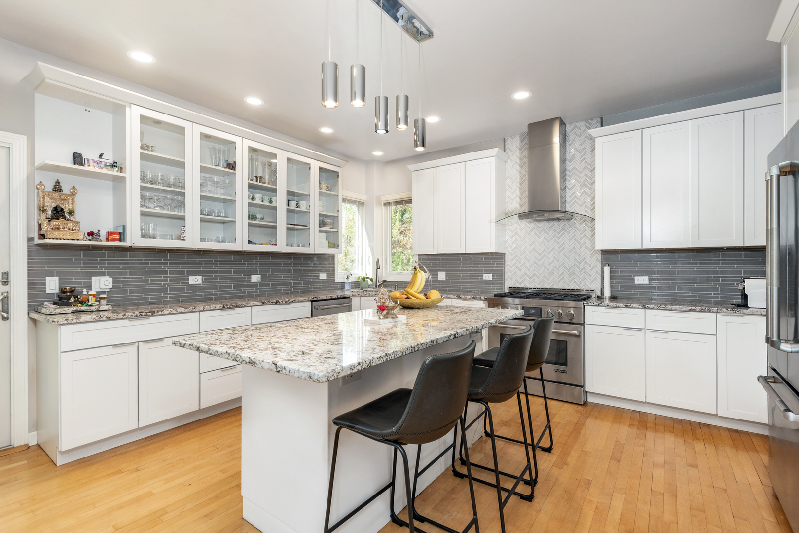 2308 Hillsboro Lane, Naperville, IL 60564