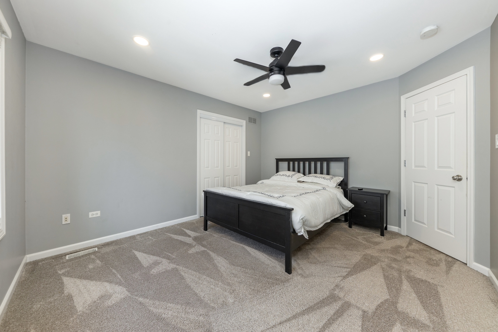 2308 Hillsboro Lane, Naperville, IL 60564