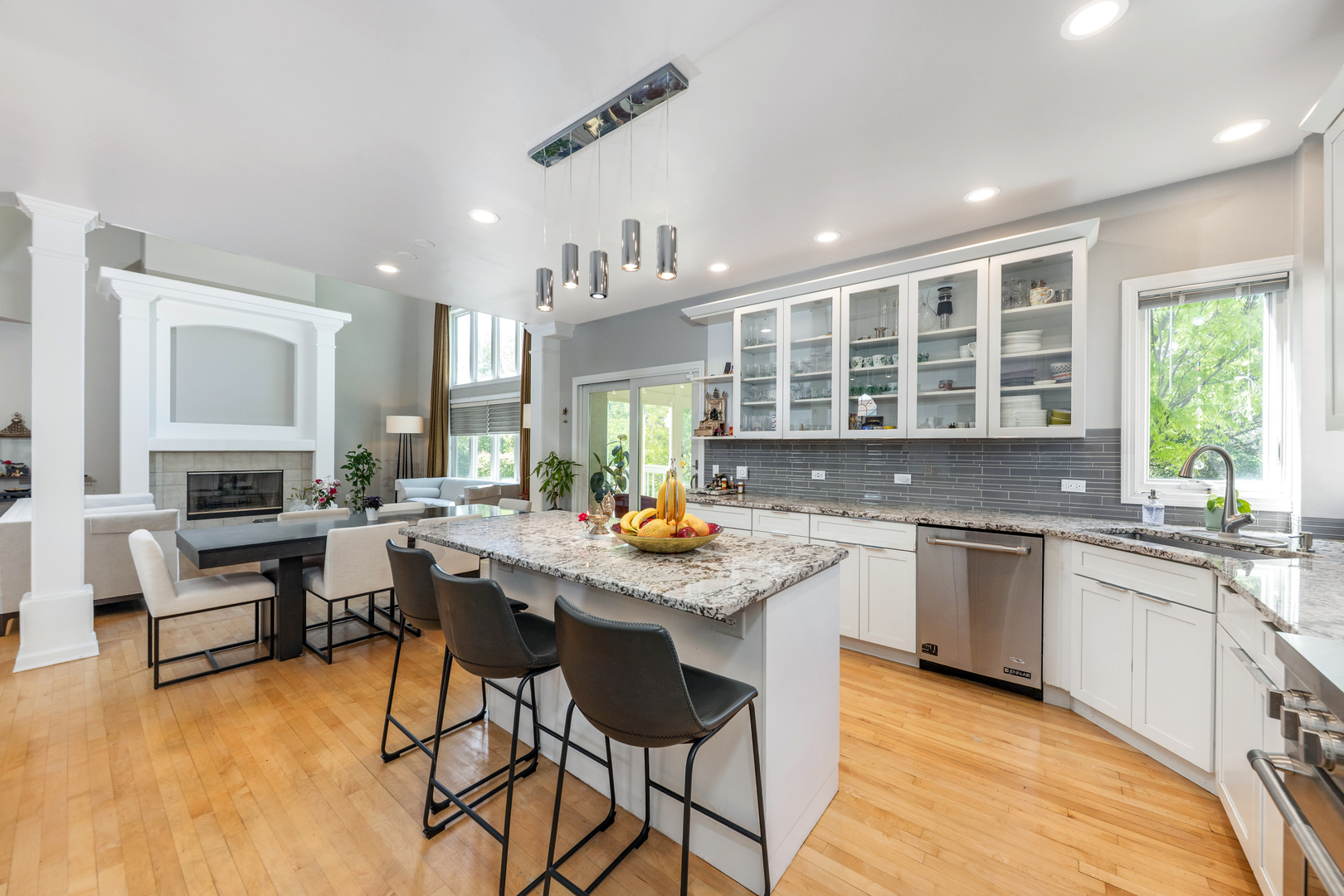 2308 Hillsboro Lane, Naperville, IL 60564