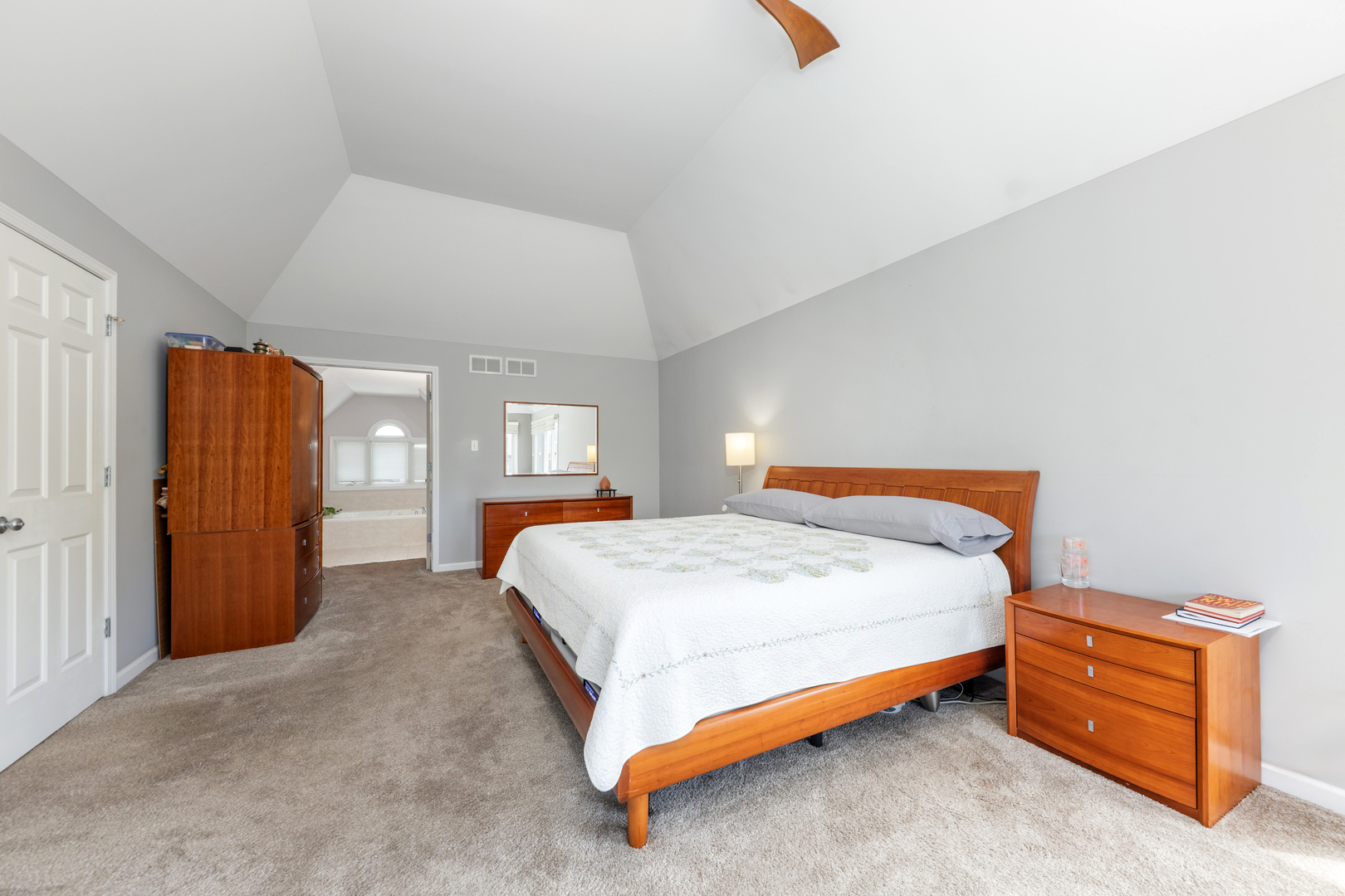 2308 Hillsboro Lane, Naperville, IL 60564