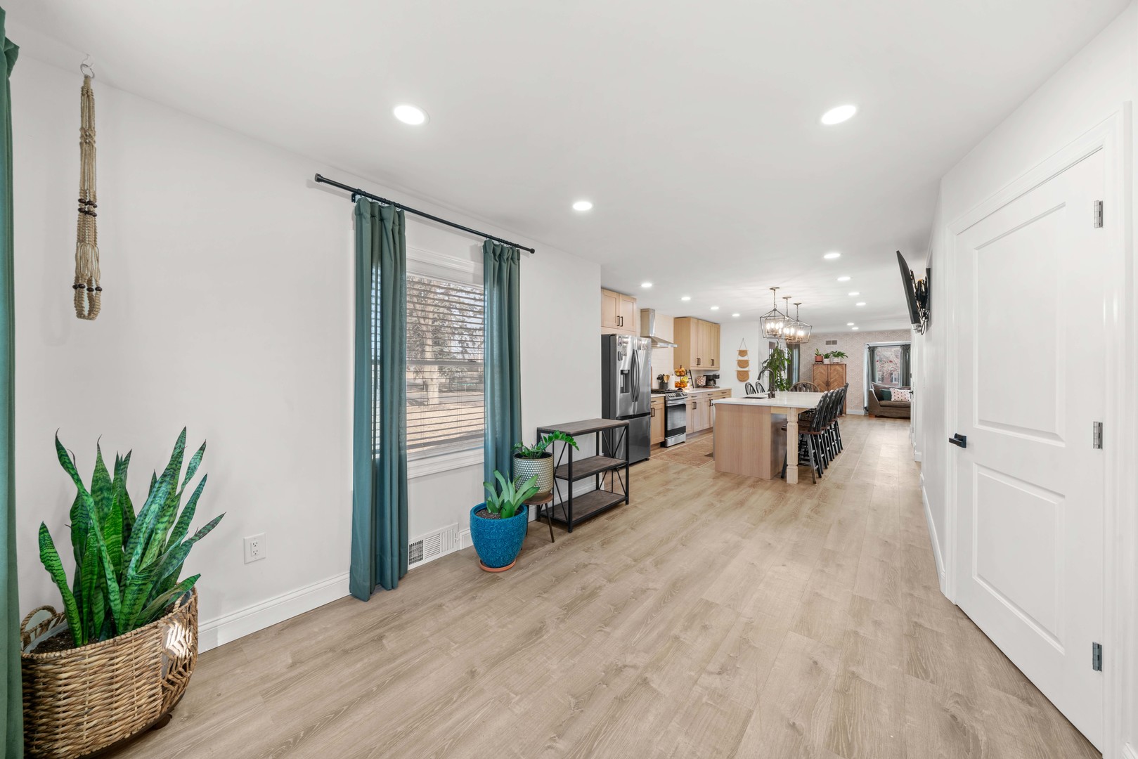 338 Lakelawn Boulevard, Aurora, IL 60506