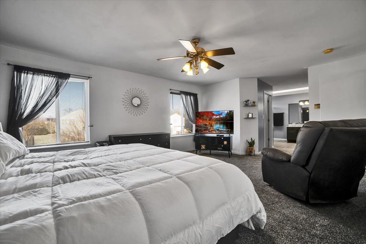 711 Blossom Court, Oswego, IL 60543