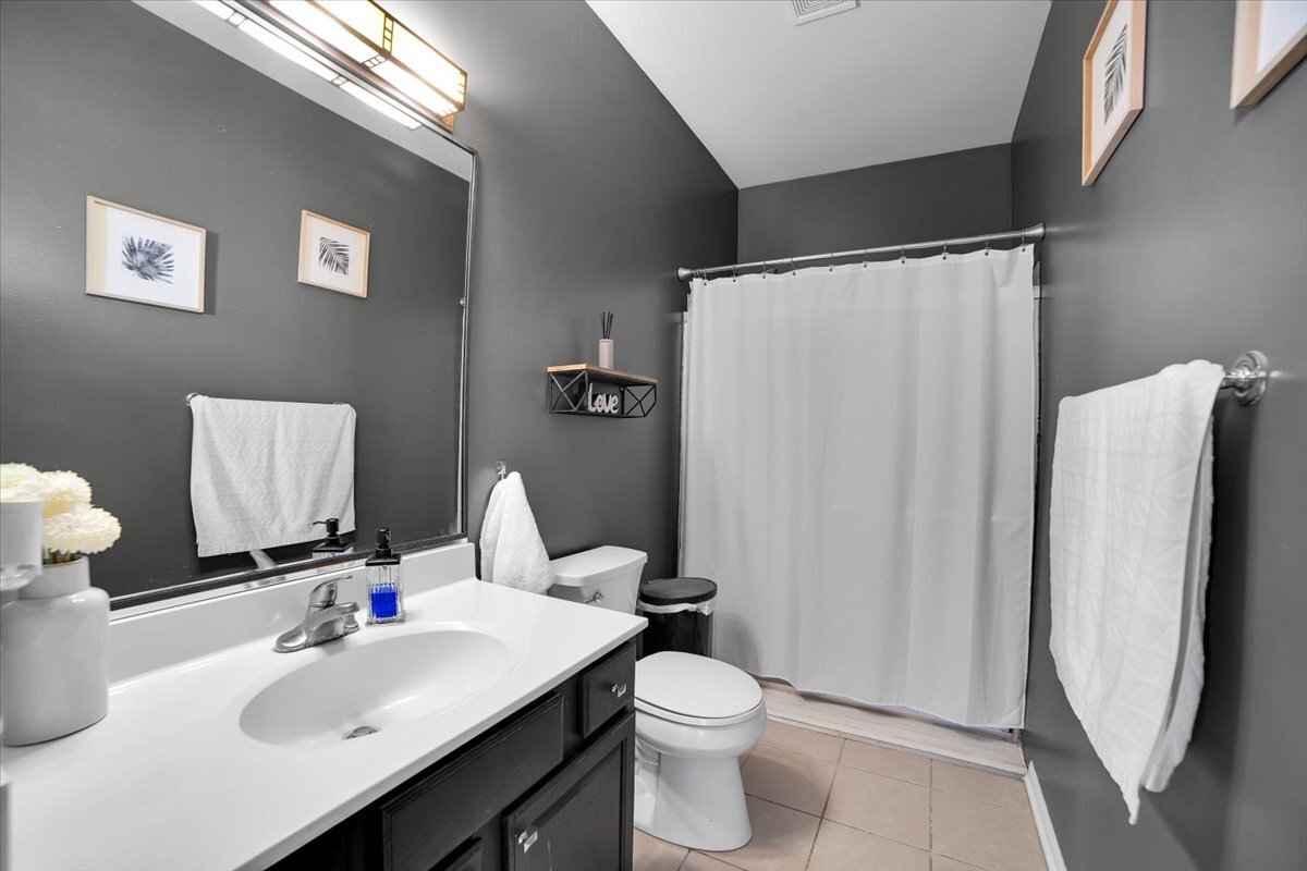 711 Blossom Court, Oswego, IL 60543