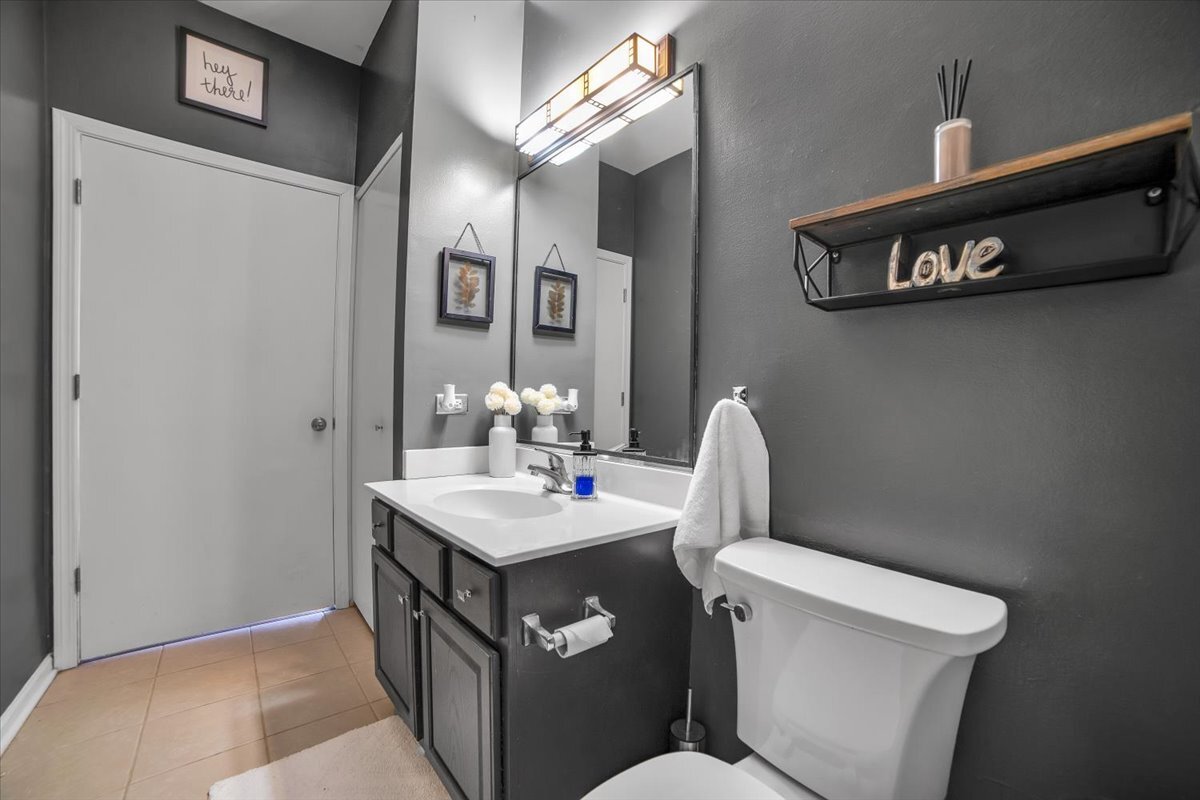 711 Blossom Court, Oswego, IL 60543