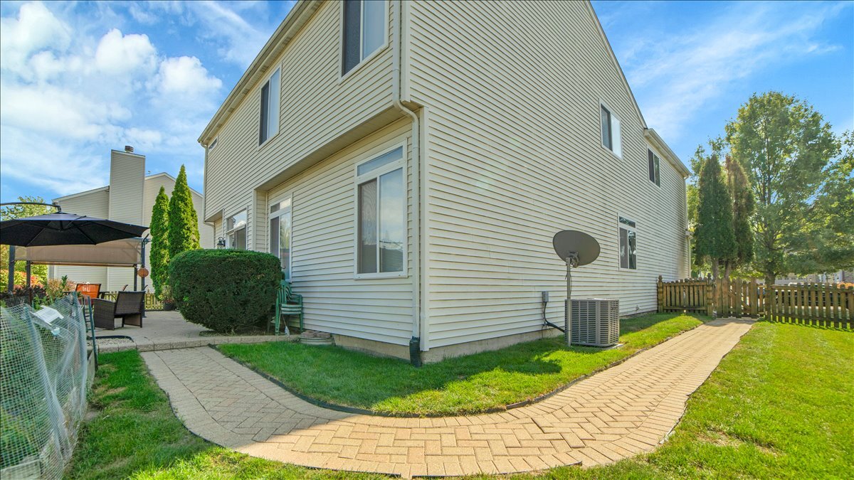 711 Blossom Court, Oswego, IL 60543