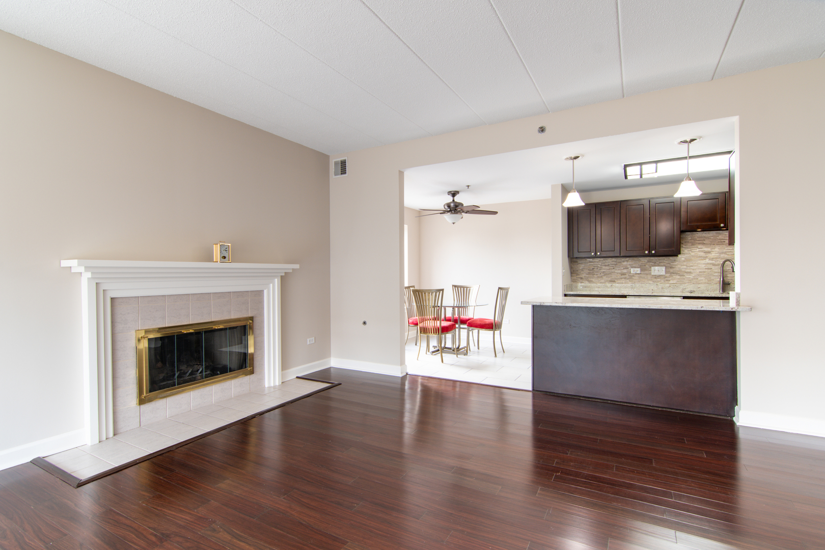 875 E 22nd Street #114, Lombard, IL 60148