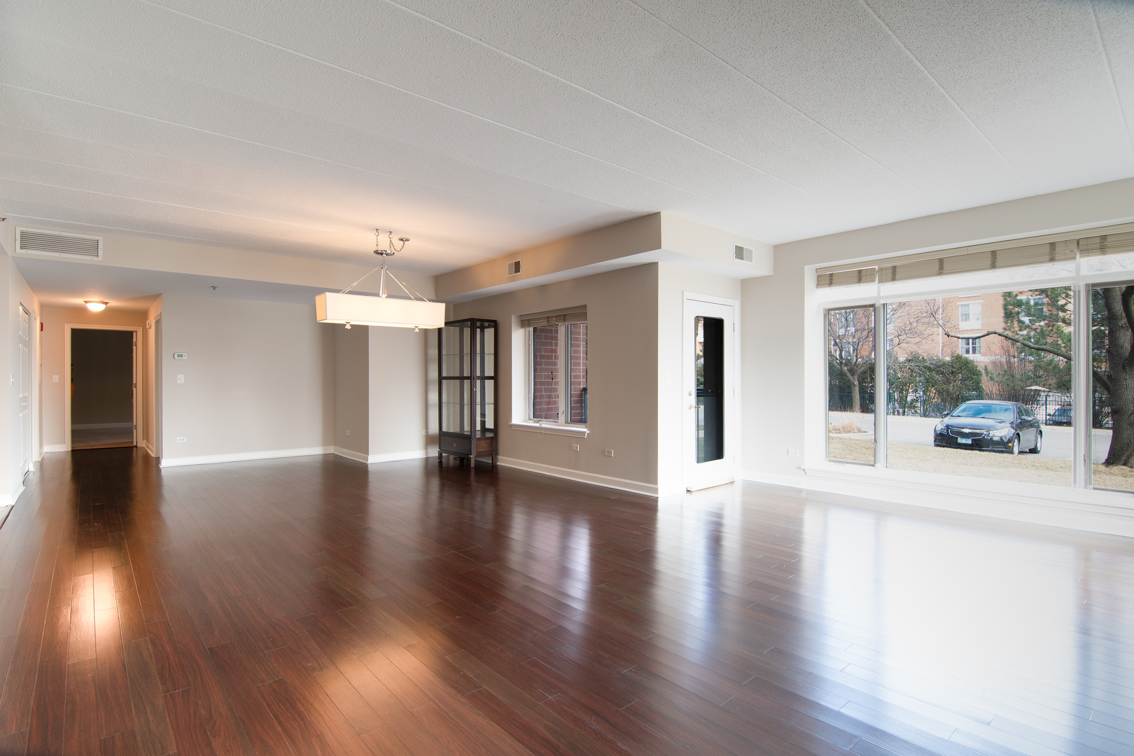 875 E 22nd Street #114, Lombard, IL 60148