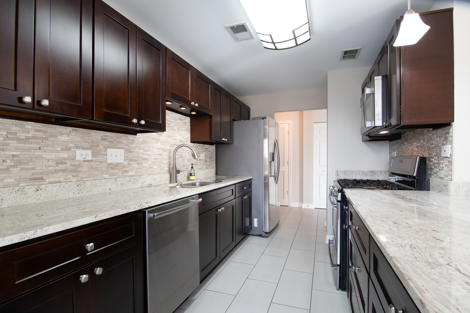 875 E 22nd Street #114, Lombard, IL 60148