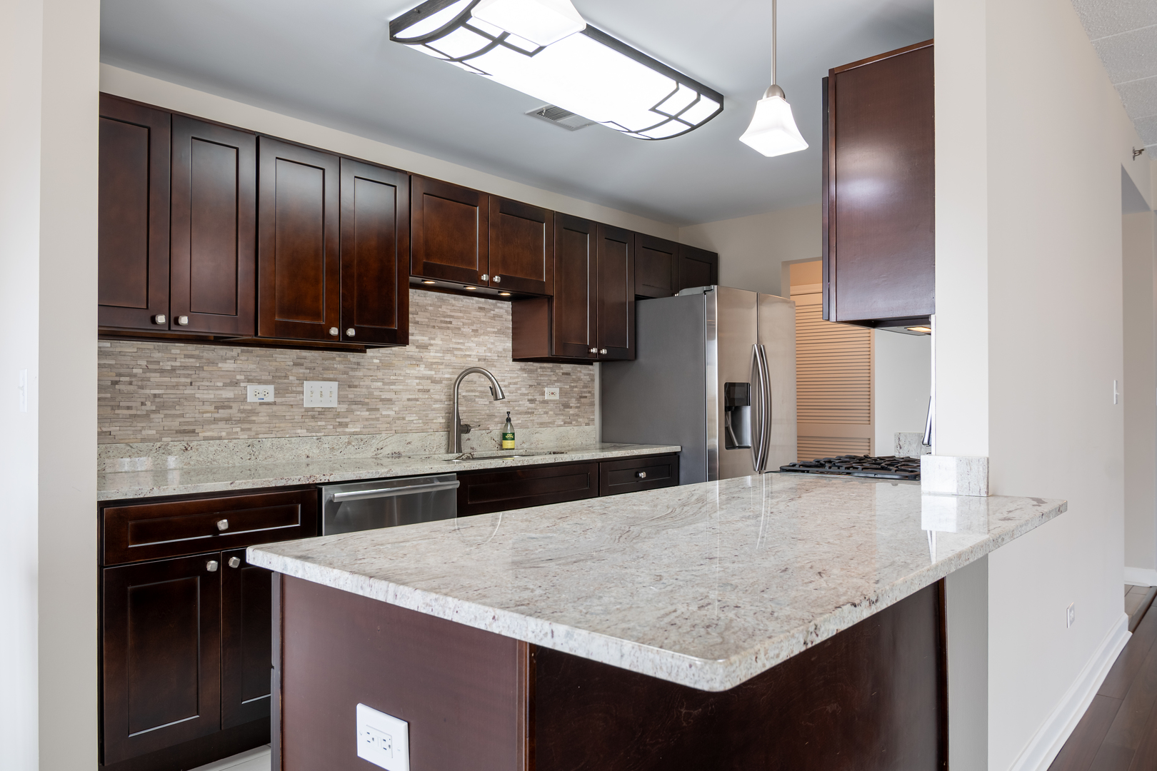 875 E 22nd Street #114, Lombard, IL 60148