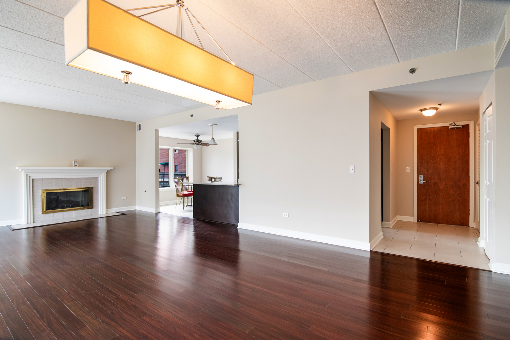 875 E 22nd Street #114, Lombard, IL 60148