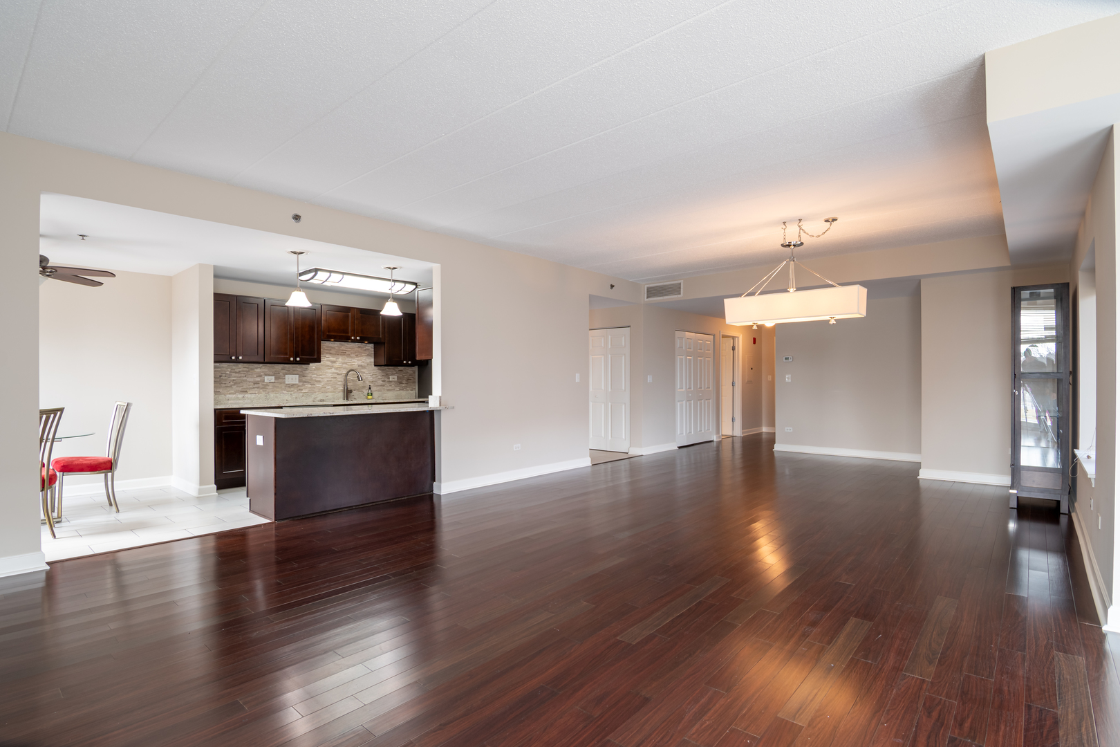 875 E 22nd Street #114, Lombard, IL 60148