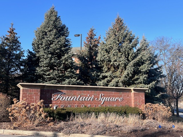 875 E 22nd Street #114, Lombard, IL 60148