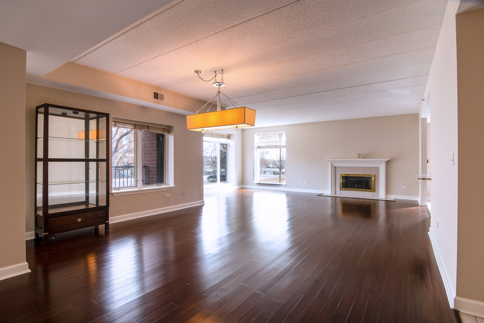 875 E 22nd Street #114, Lombard, IL 60148