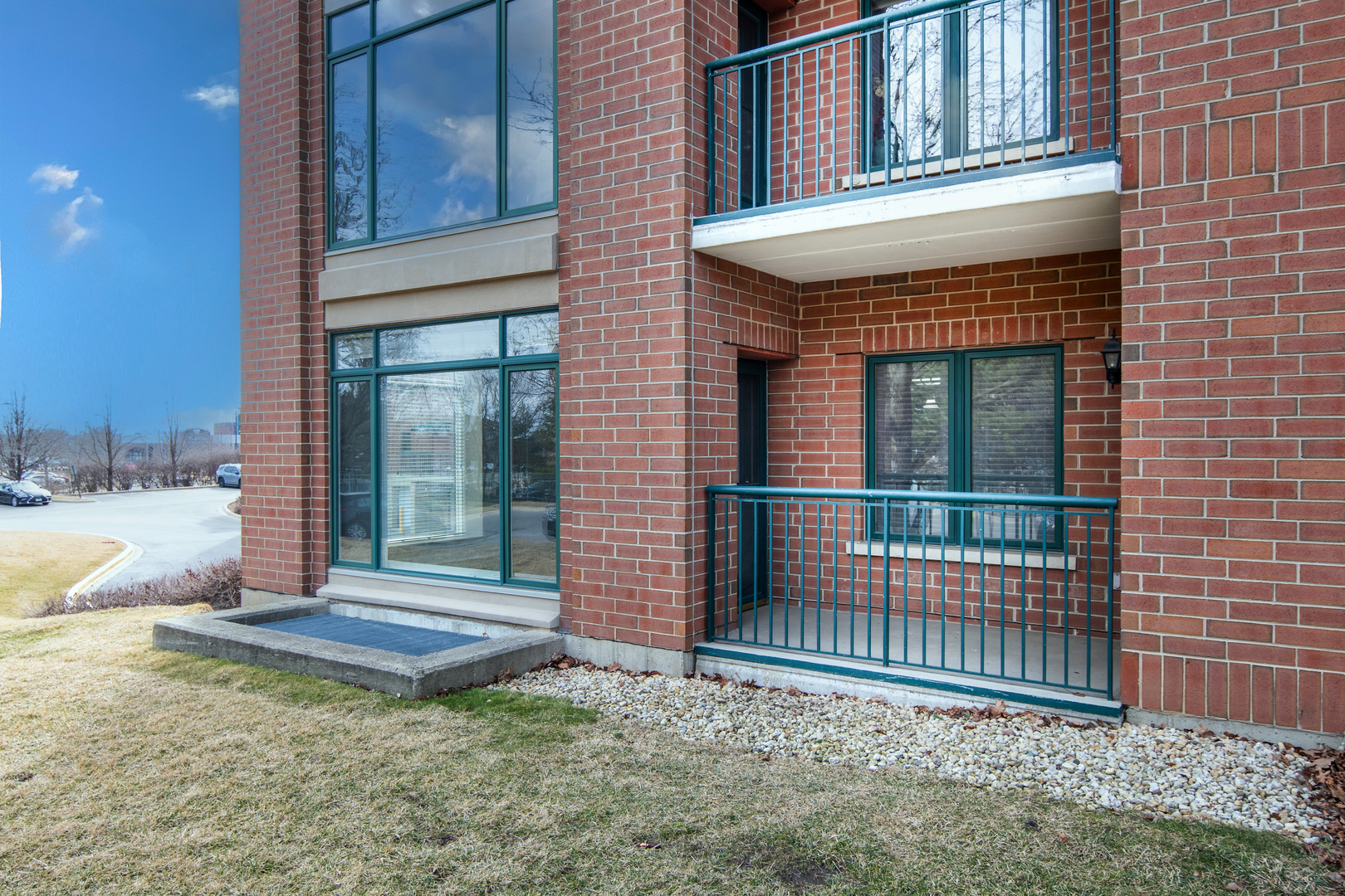 875 E 22nd Street #114, Lombard, IL 60148