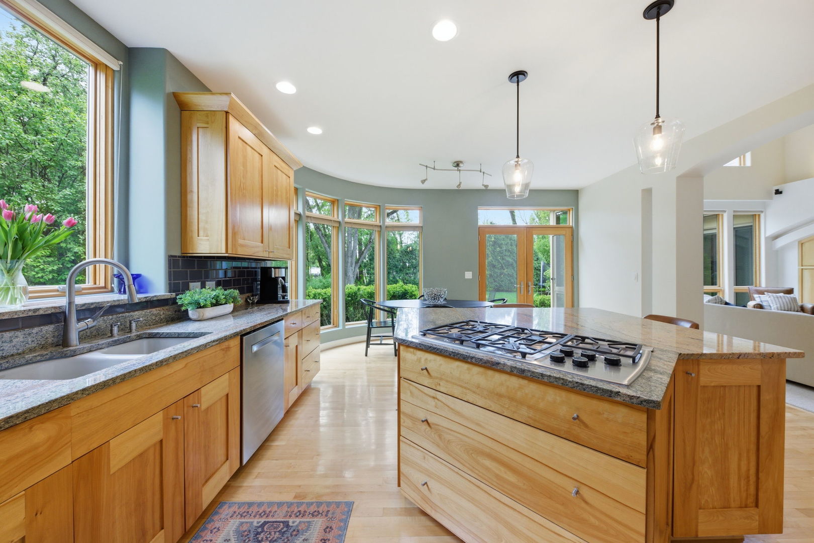 1076 Prairie Avenue, Naperville, IL 60540